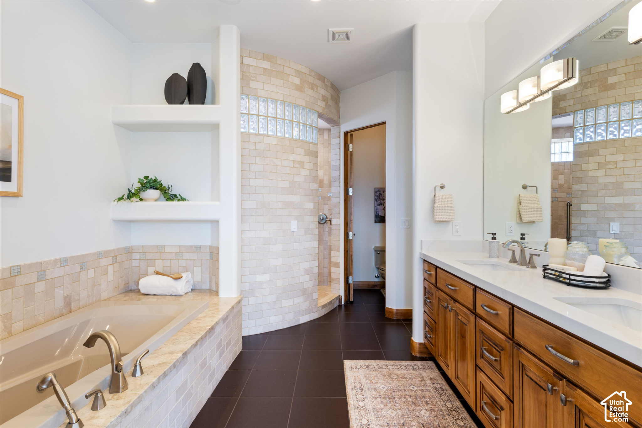 property viewer photo 21