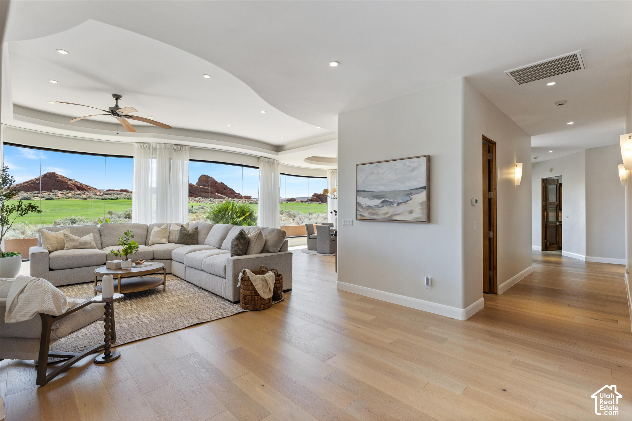 property viewer photo 3