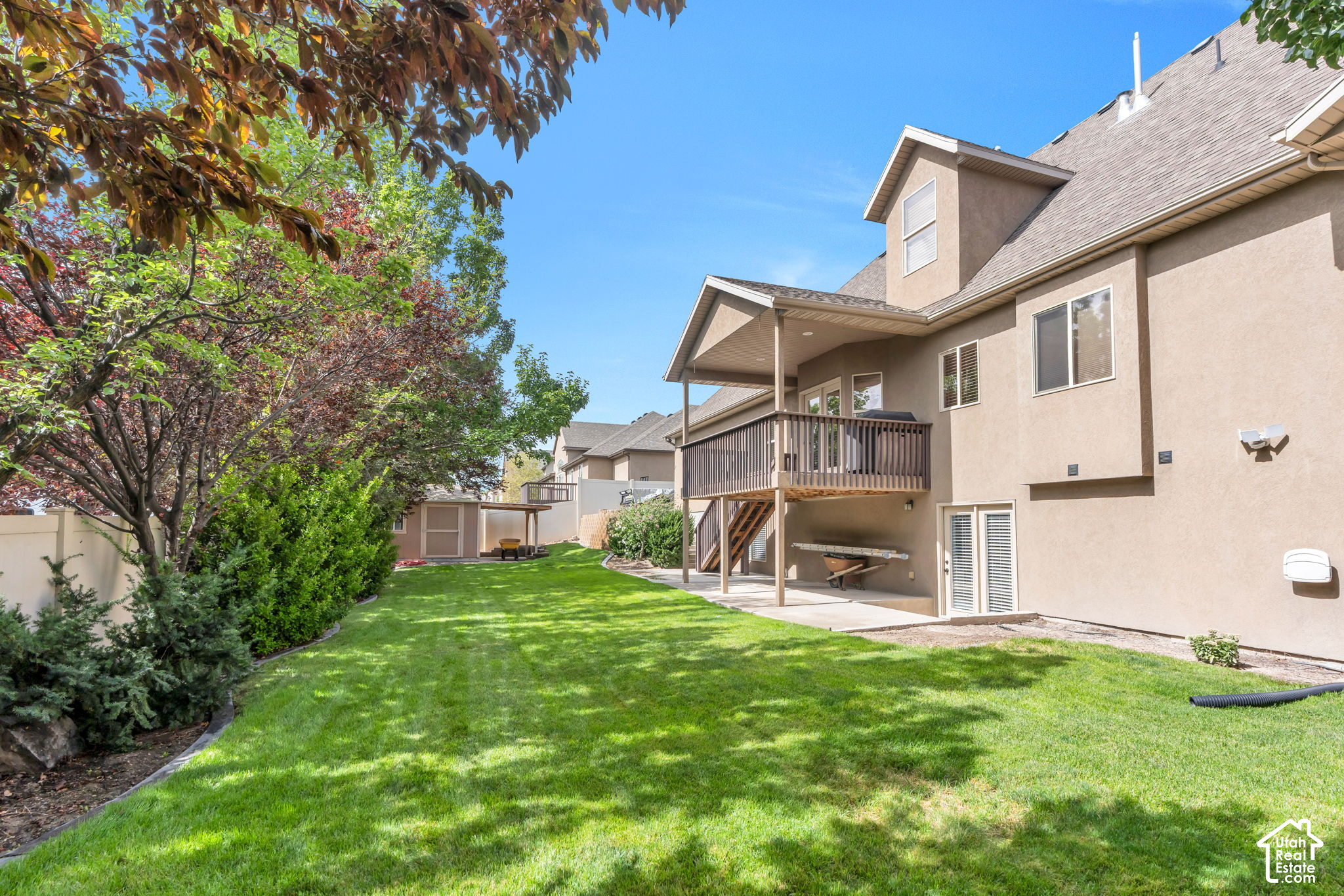 main property photo 40