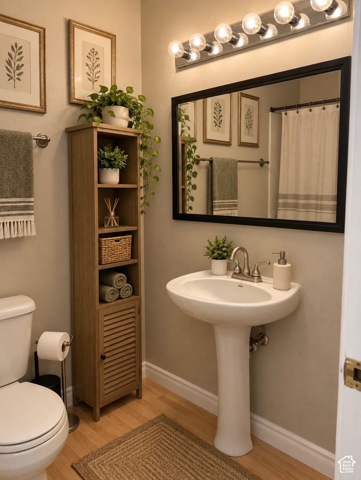 main property photo 8