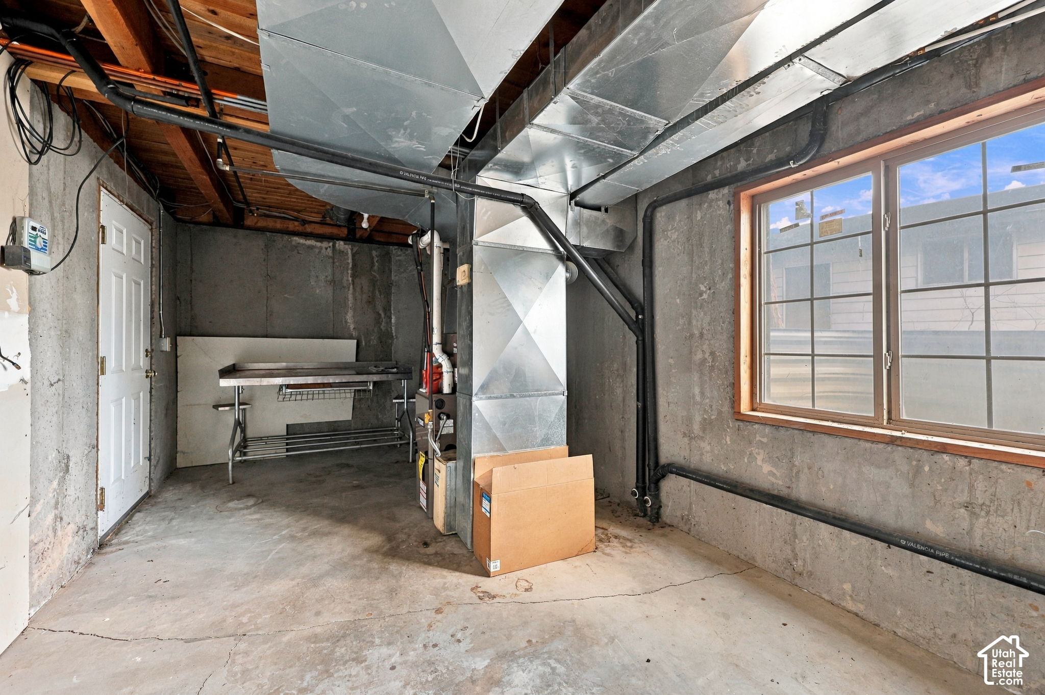 main property photo 28