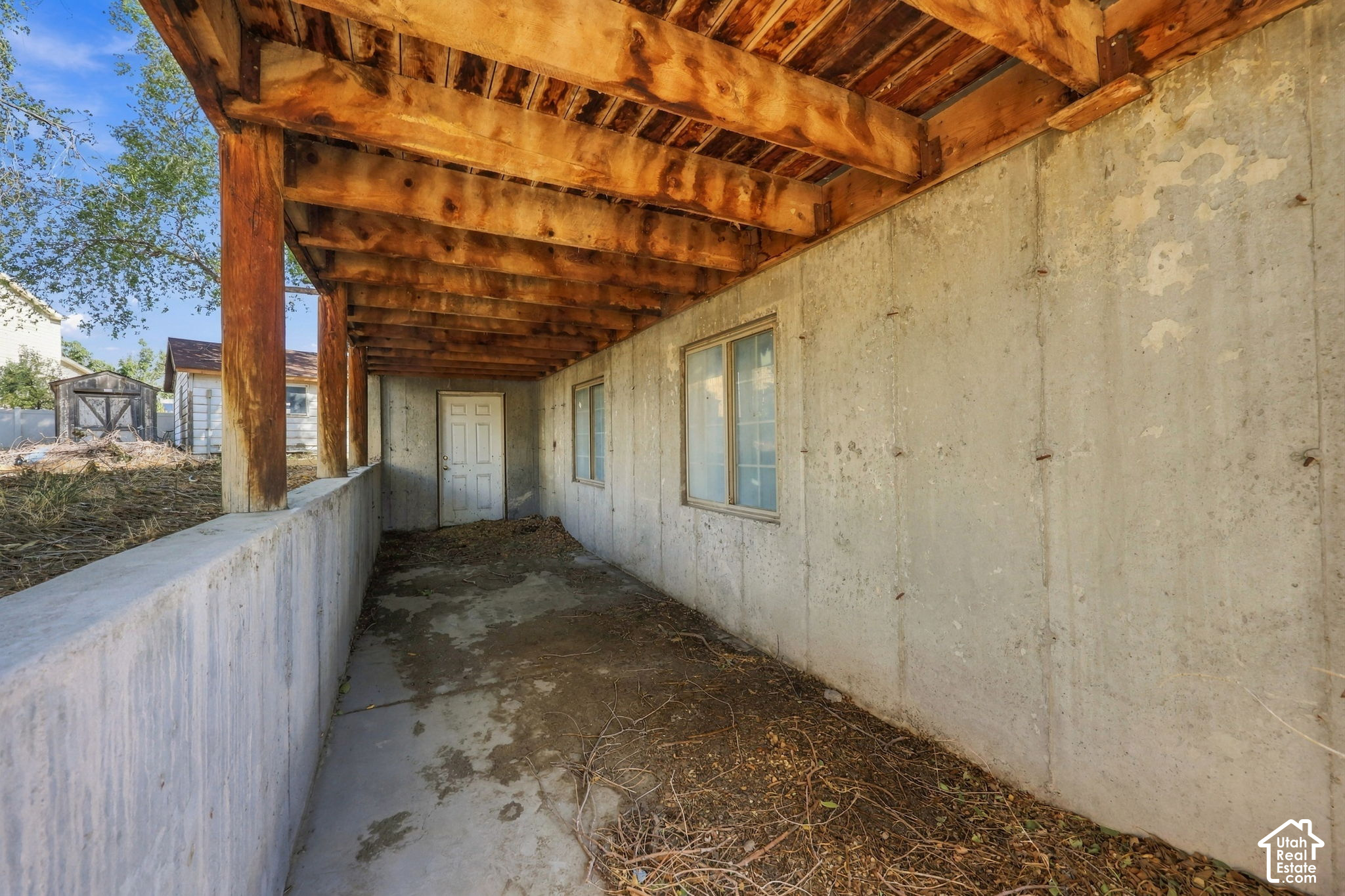 main property photo 37