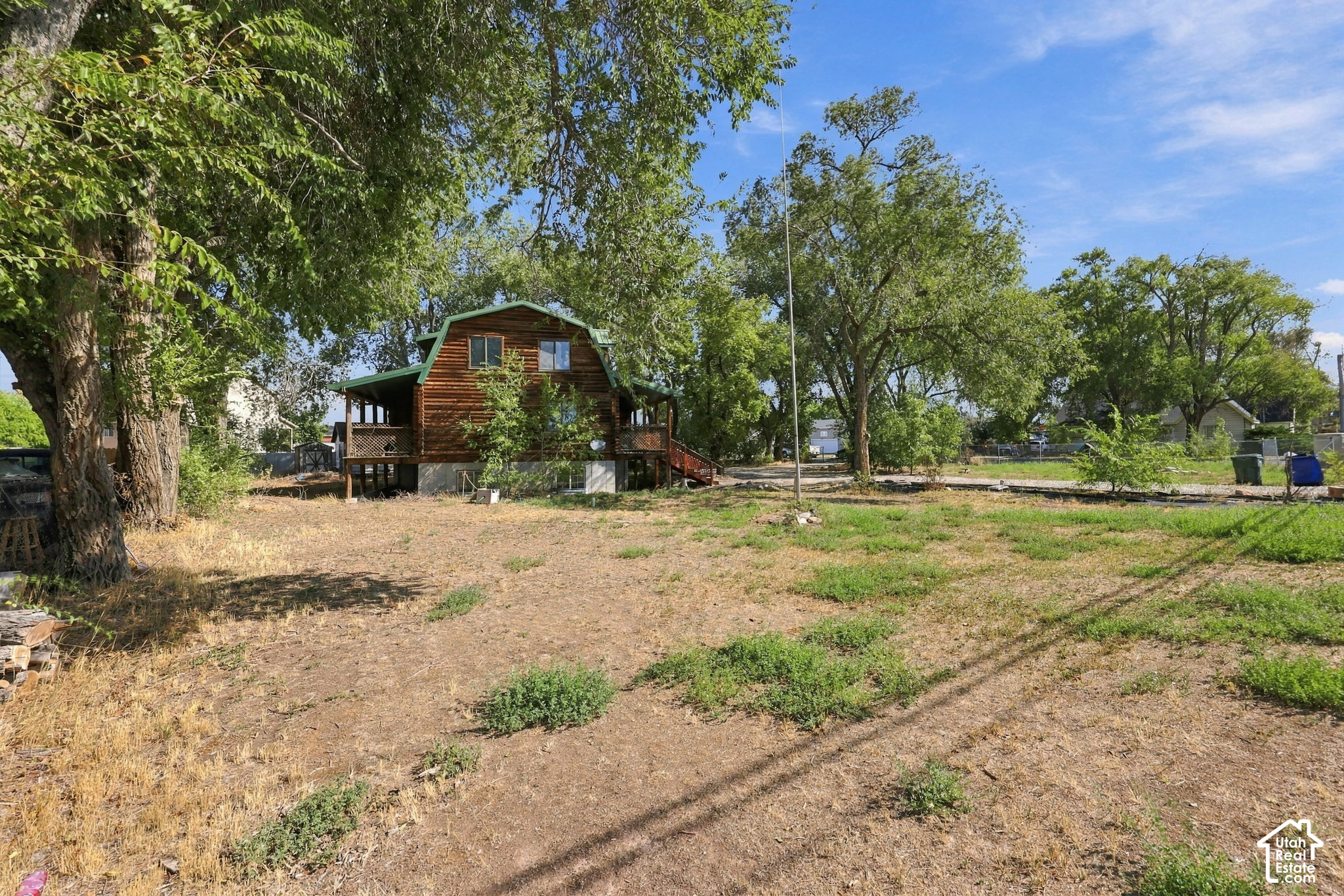 main property photo 38