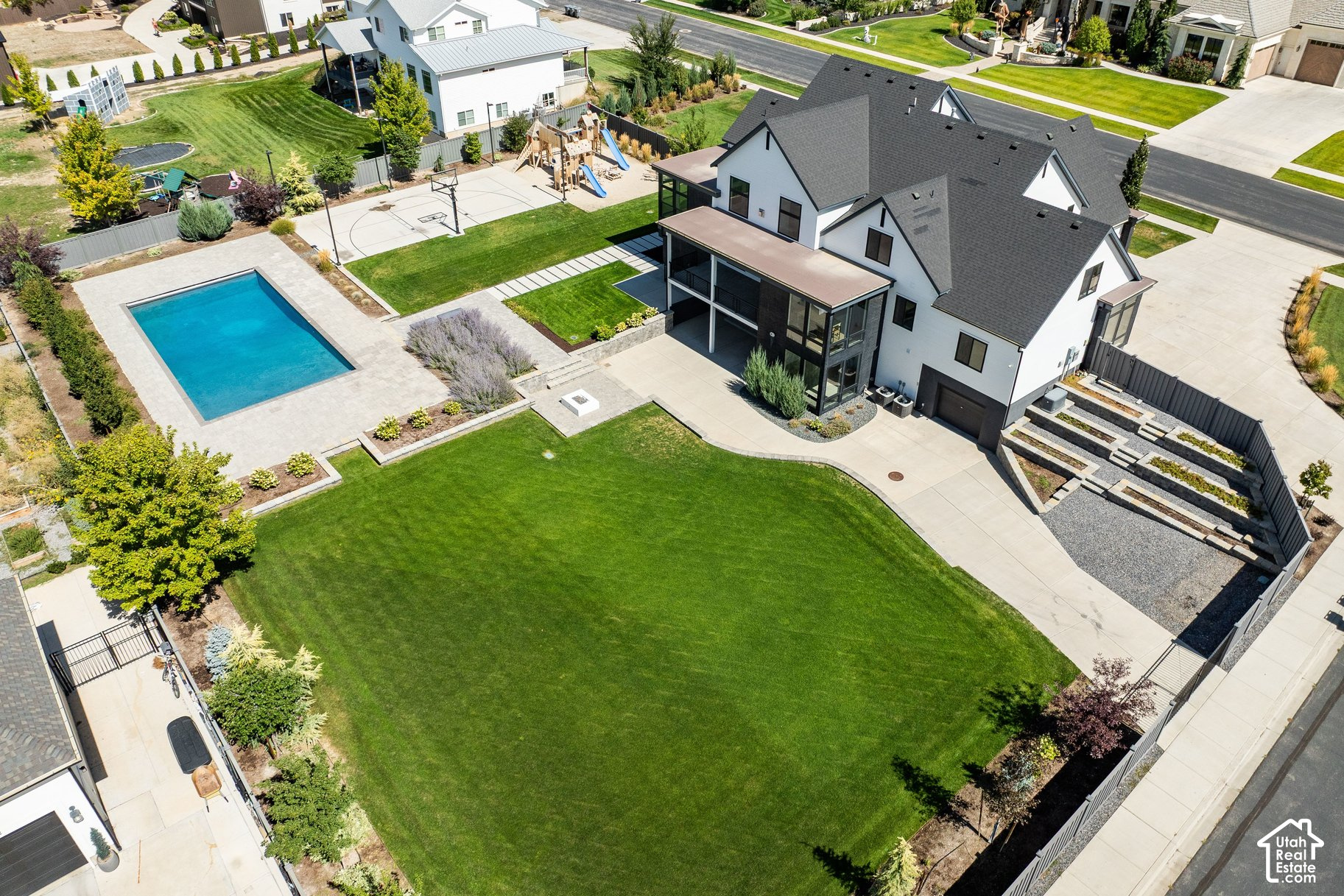 main property photo 73