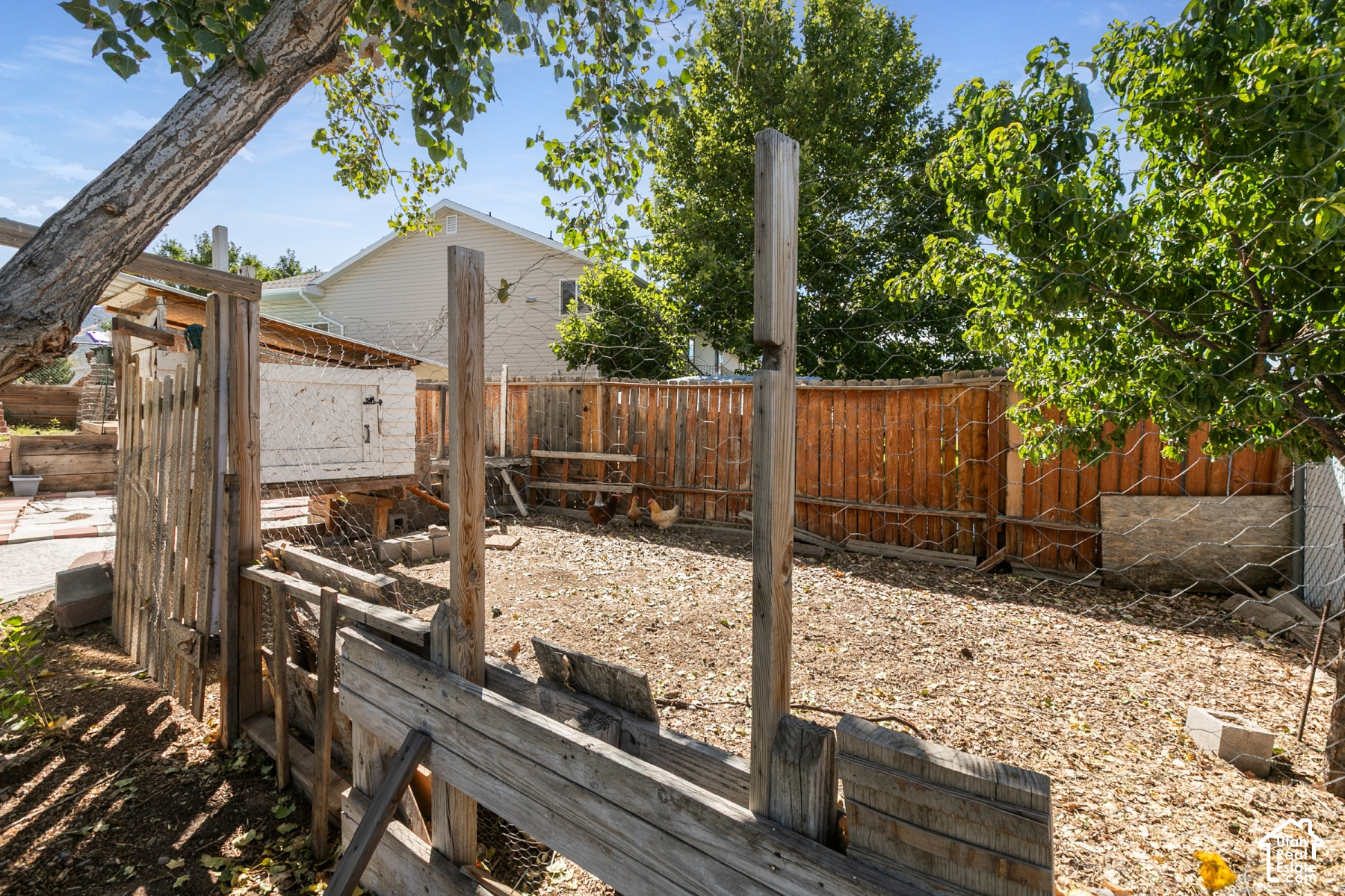main property photo 20