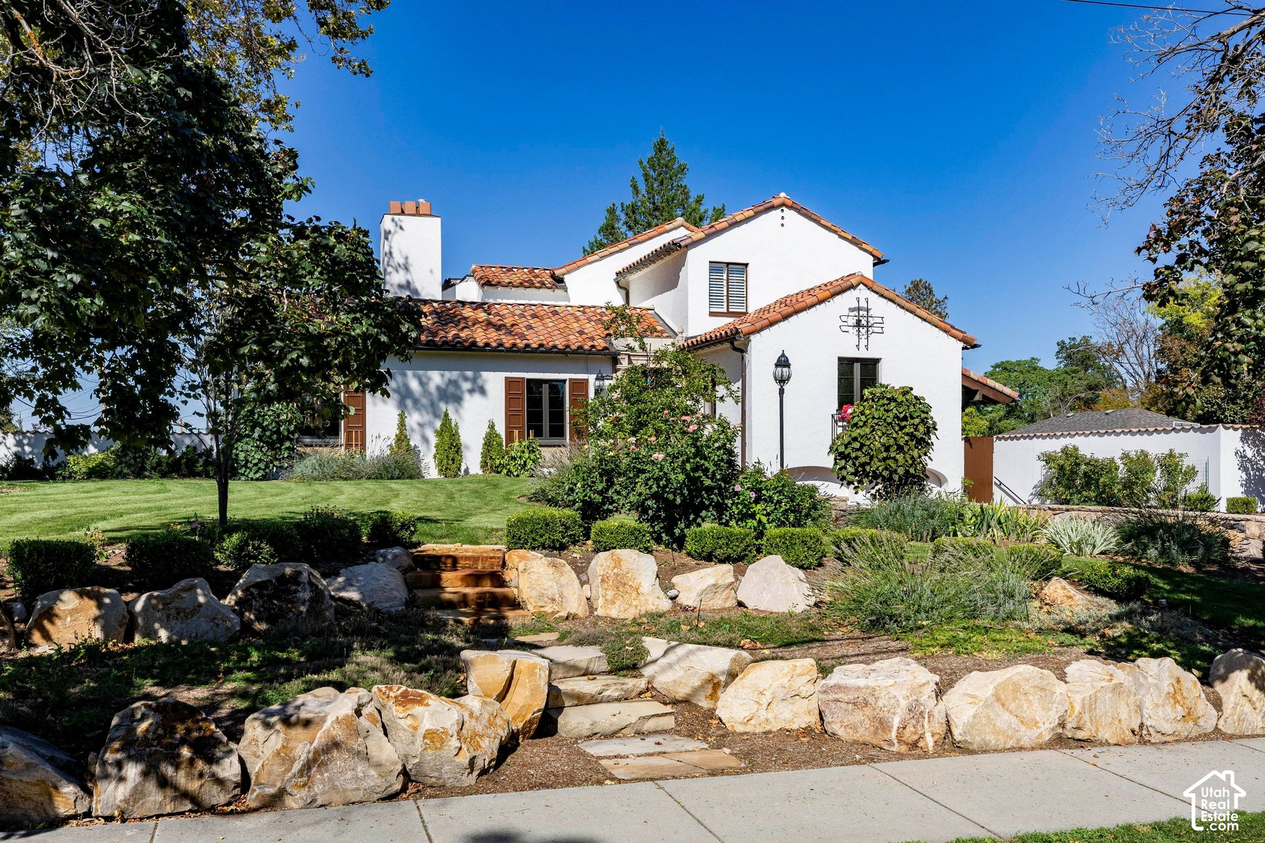 main property photo 37