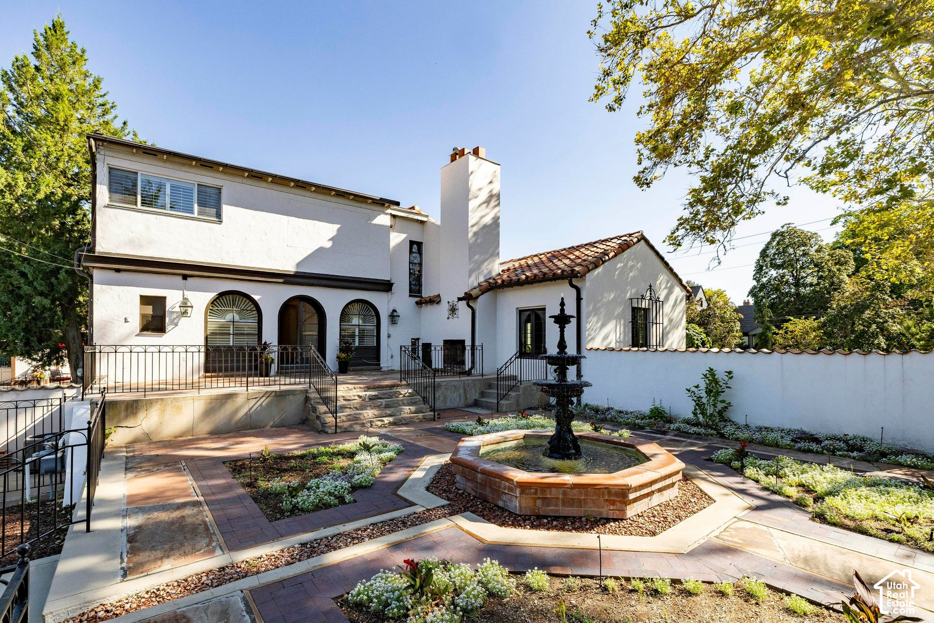 main property photo 9