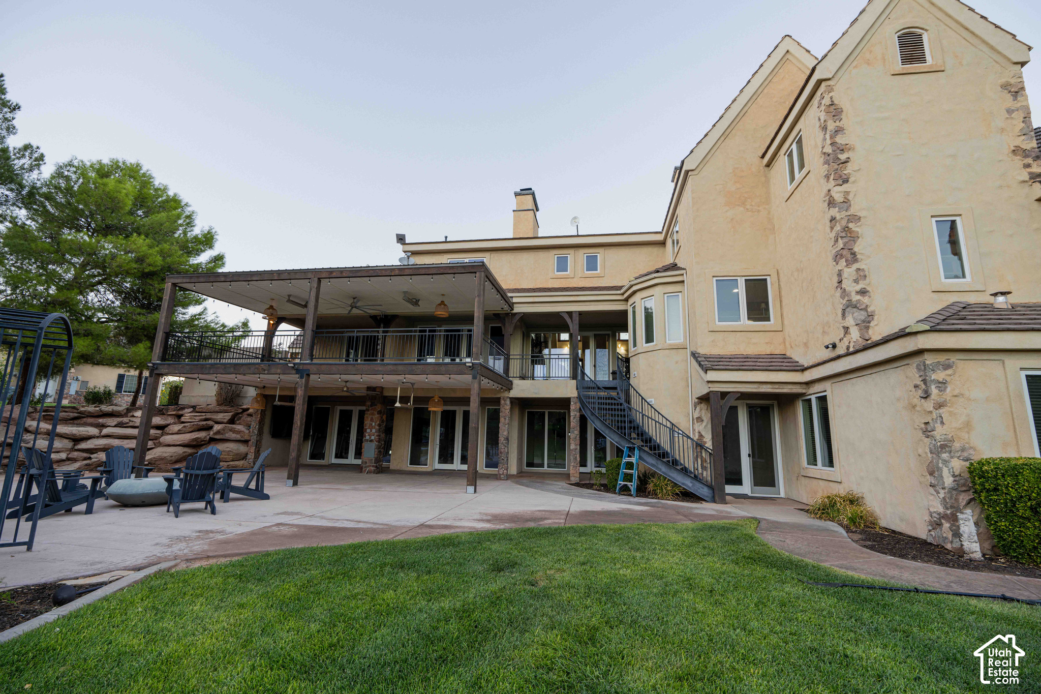 main property photo 2