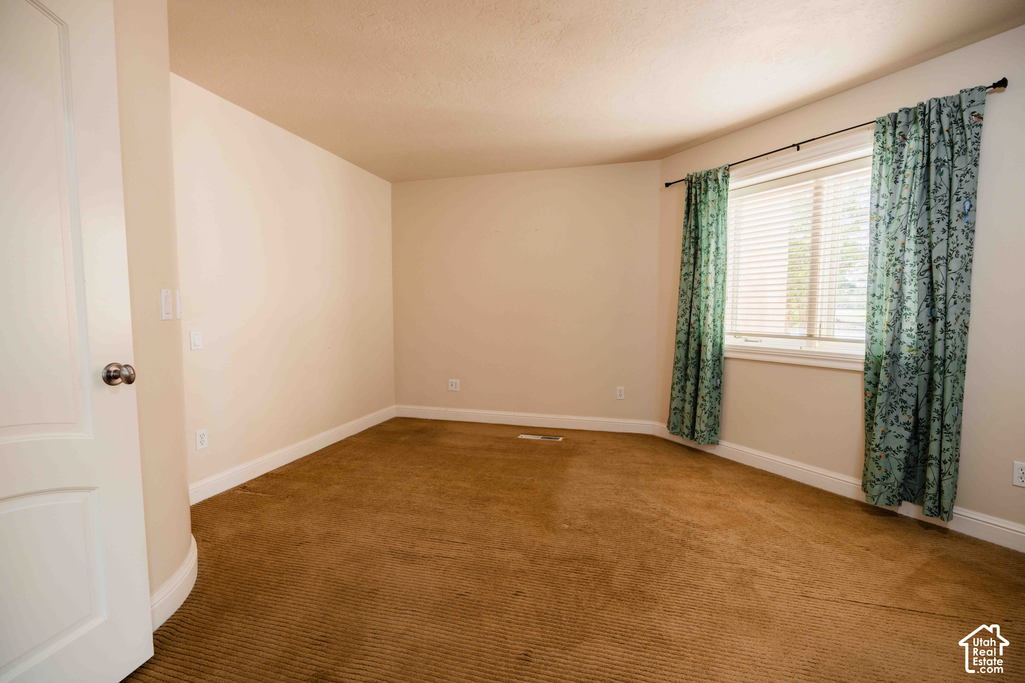 main property photo 64