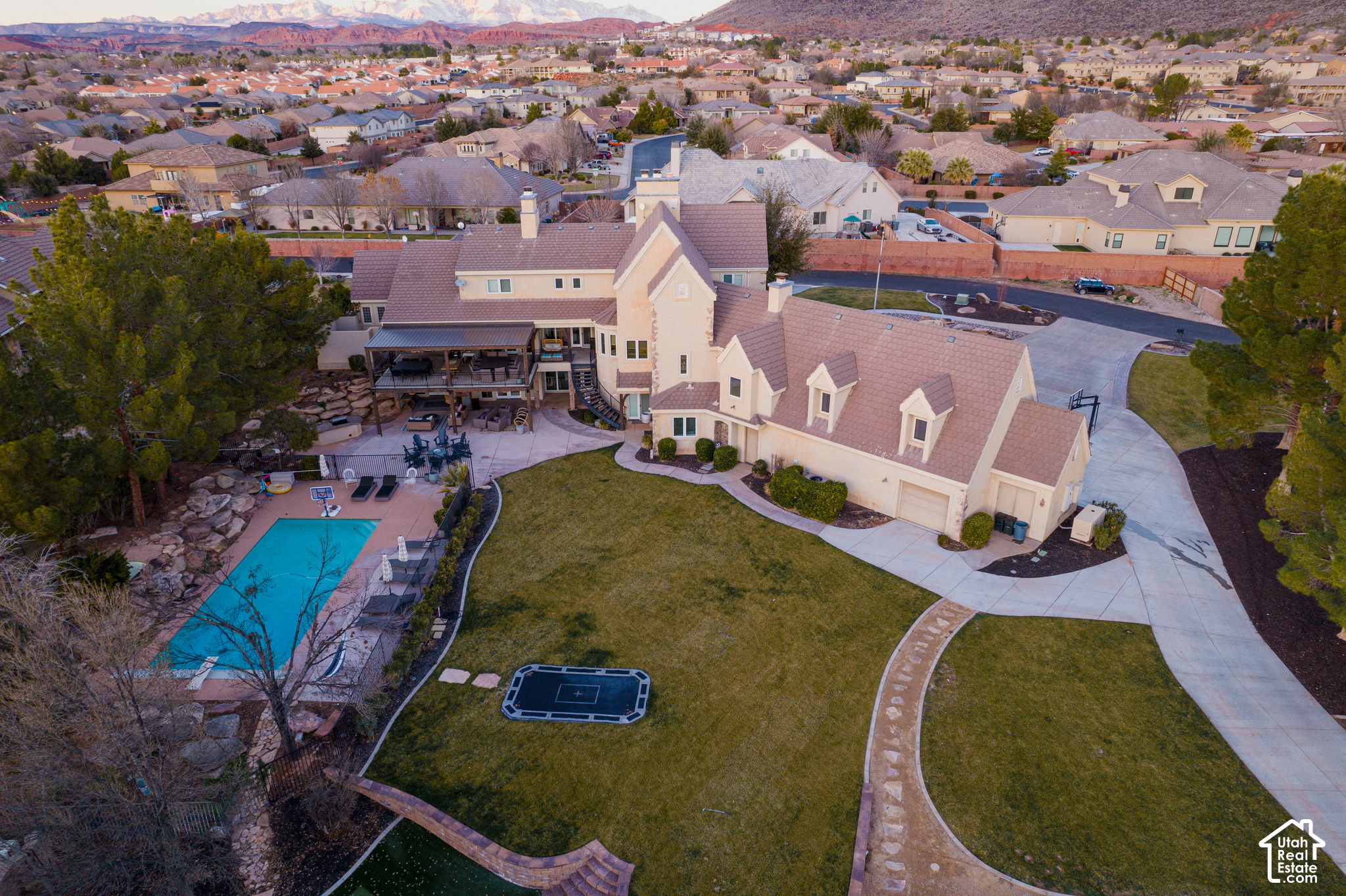main property photo 78