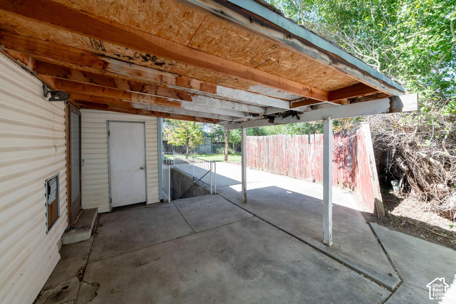 main property photo 30