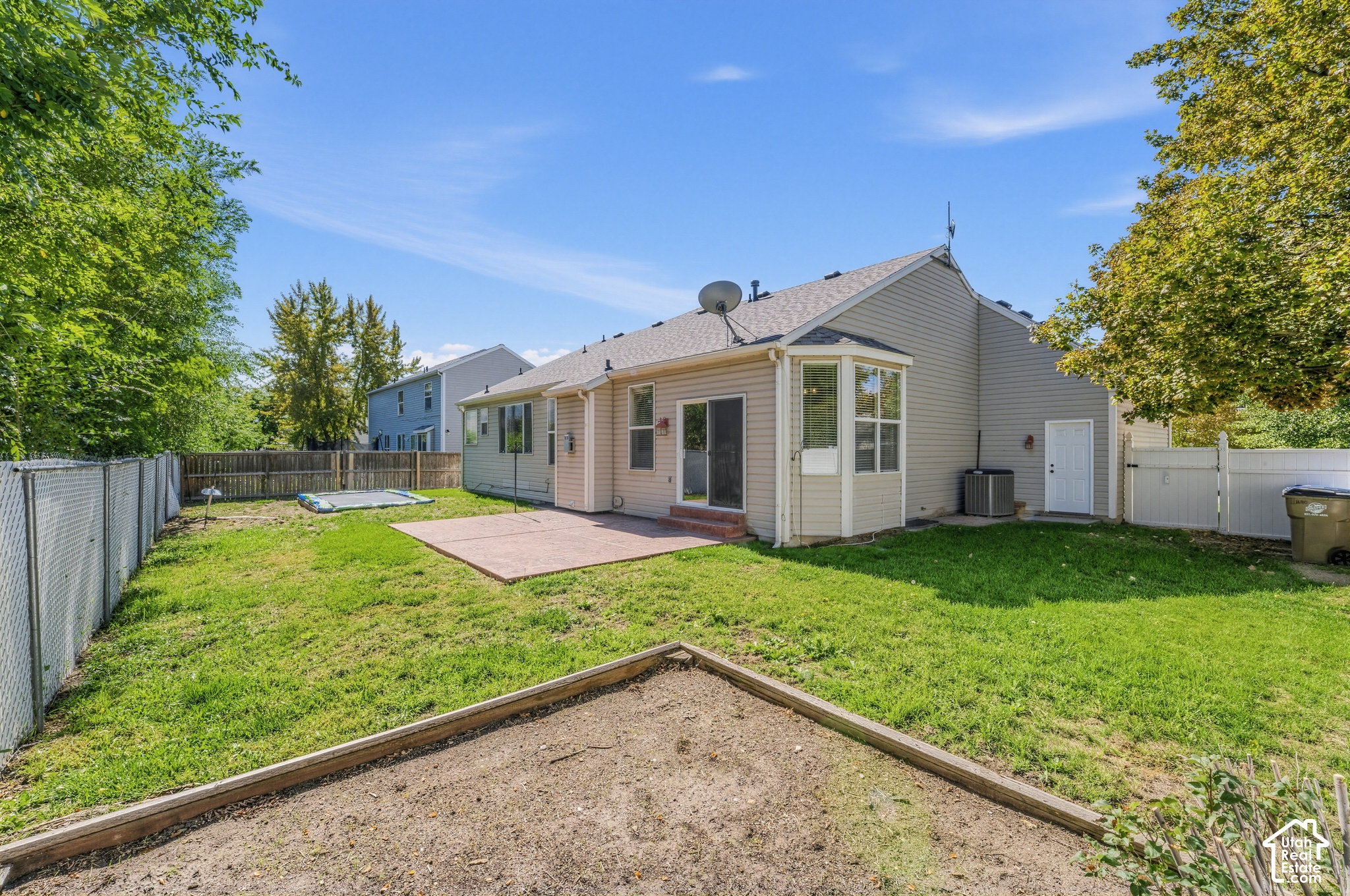 main property photo 5