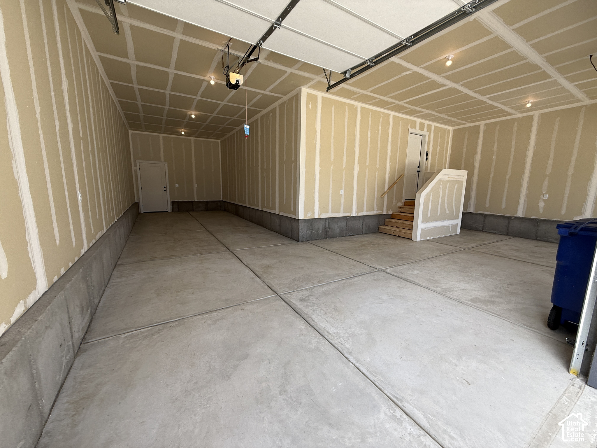 main property photo 19