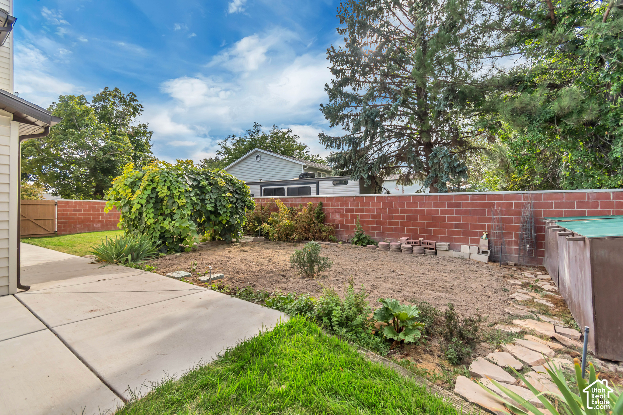 main property photo 31