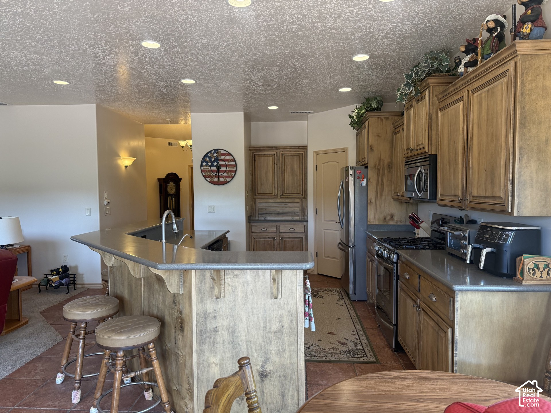 main property photo 12