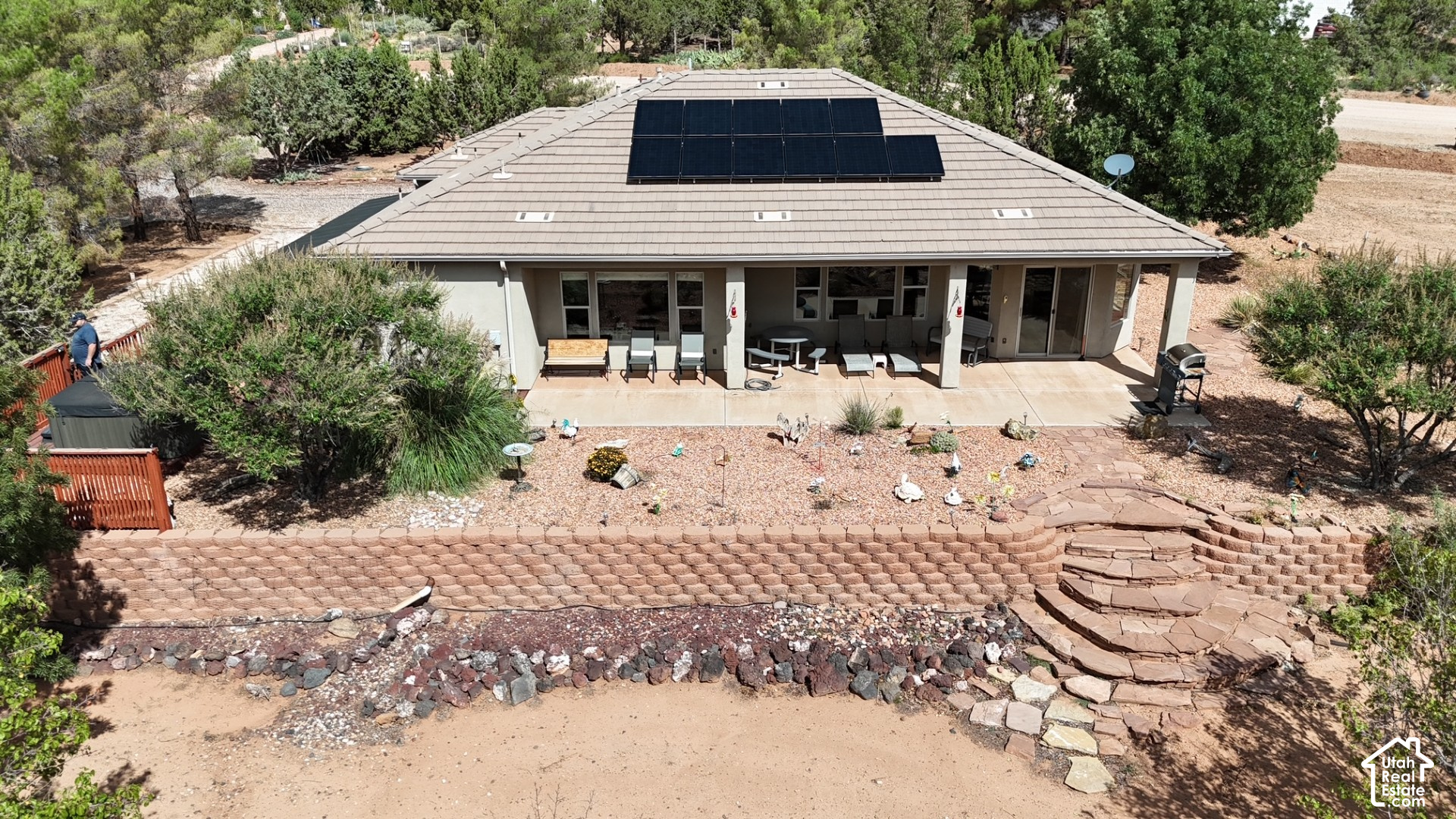 main property photo 39
