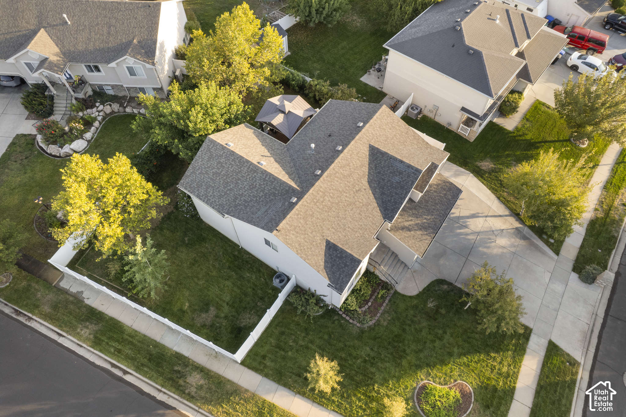 main property photo 41
