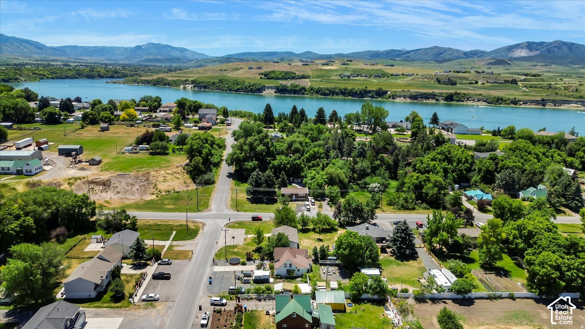 main property photo 35