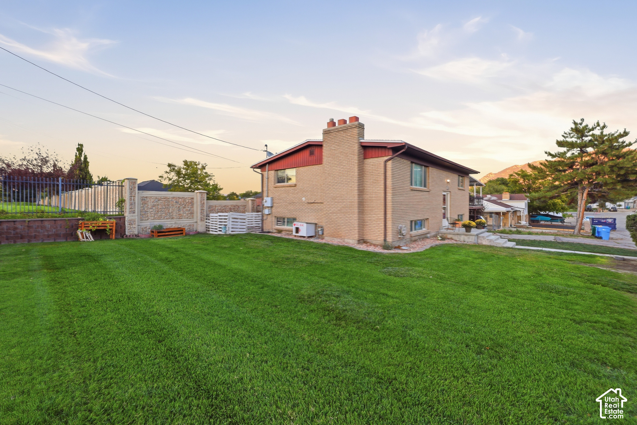main property photo 5