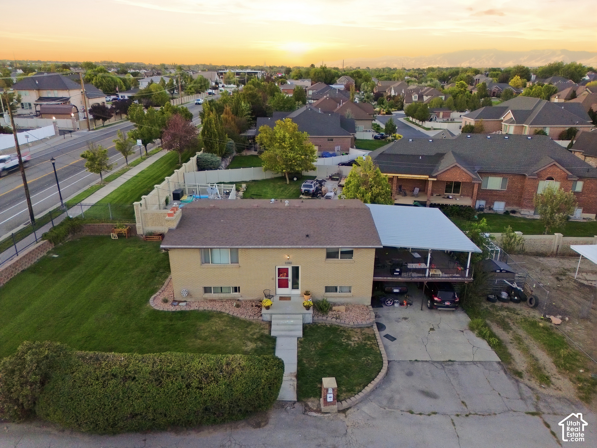 main property photo 8