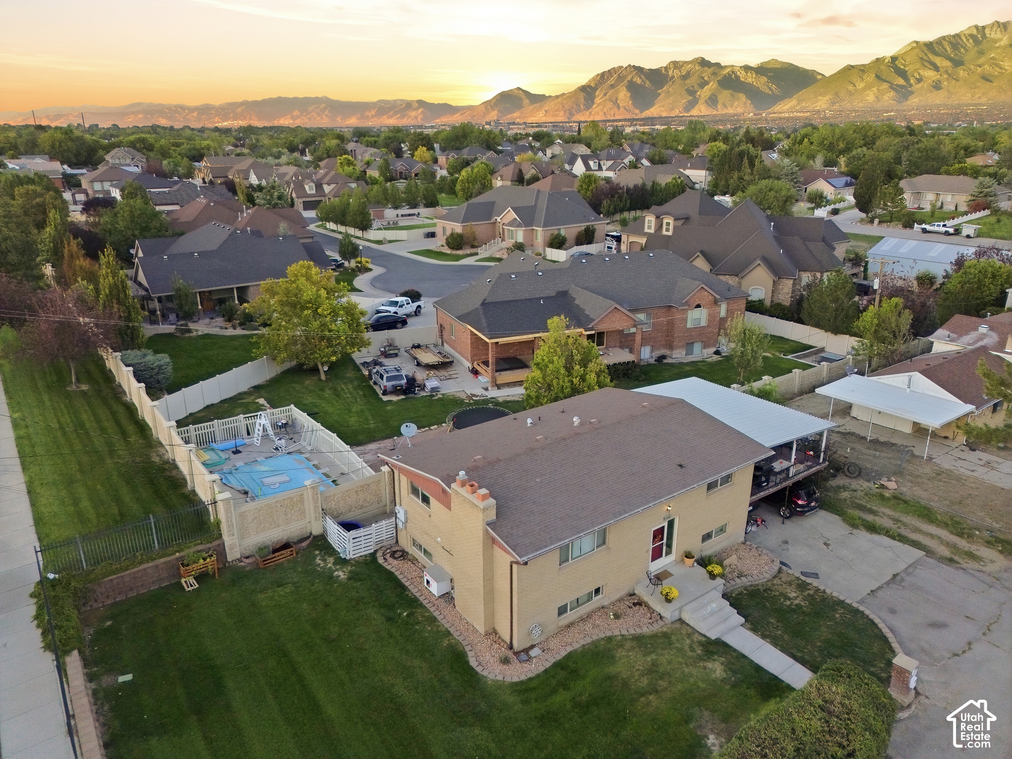main property photo 9