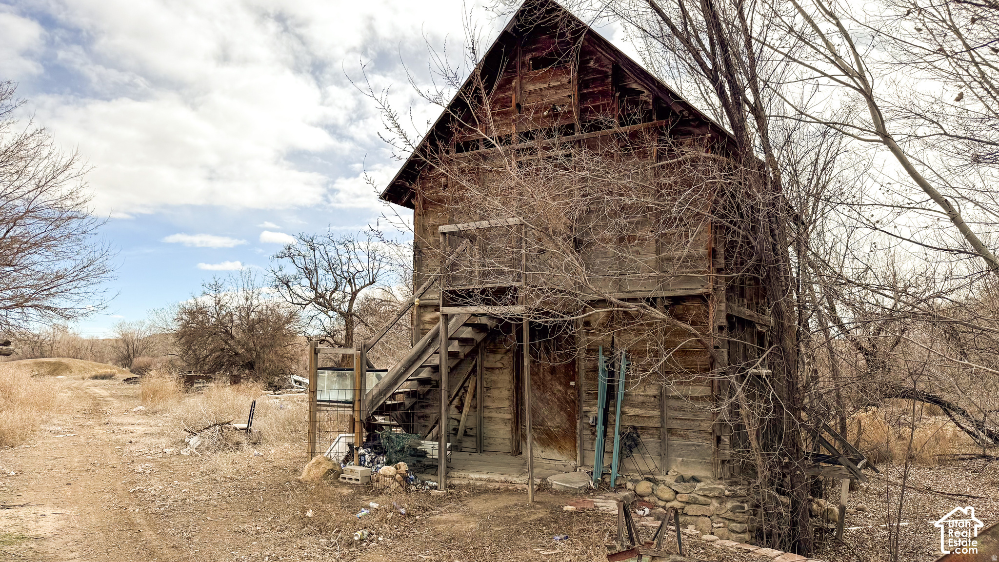 main property photo 19