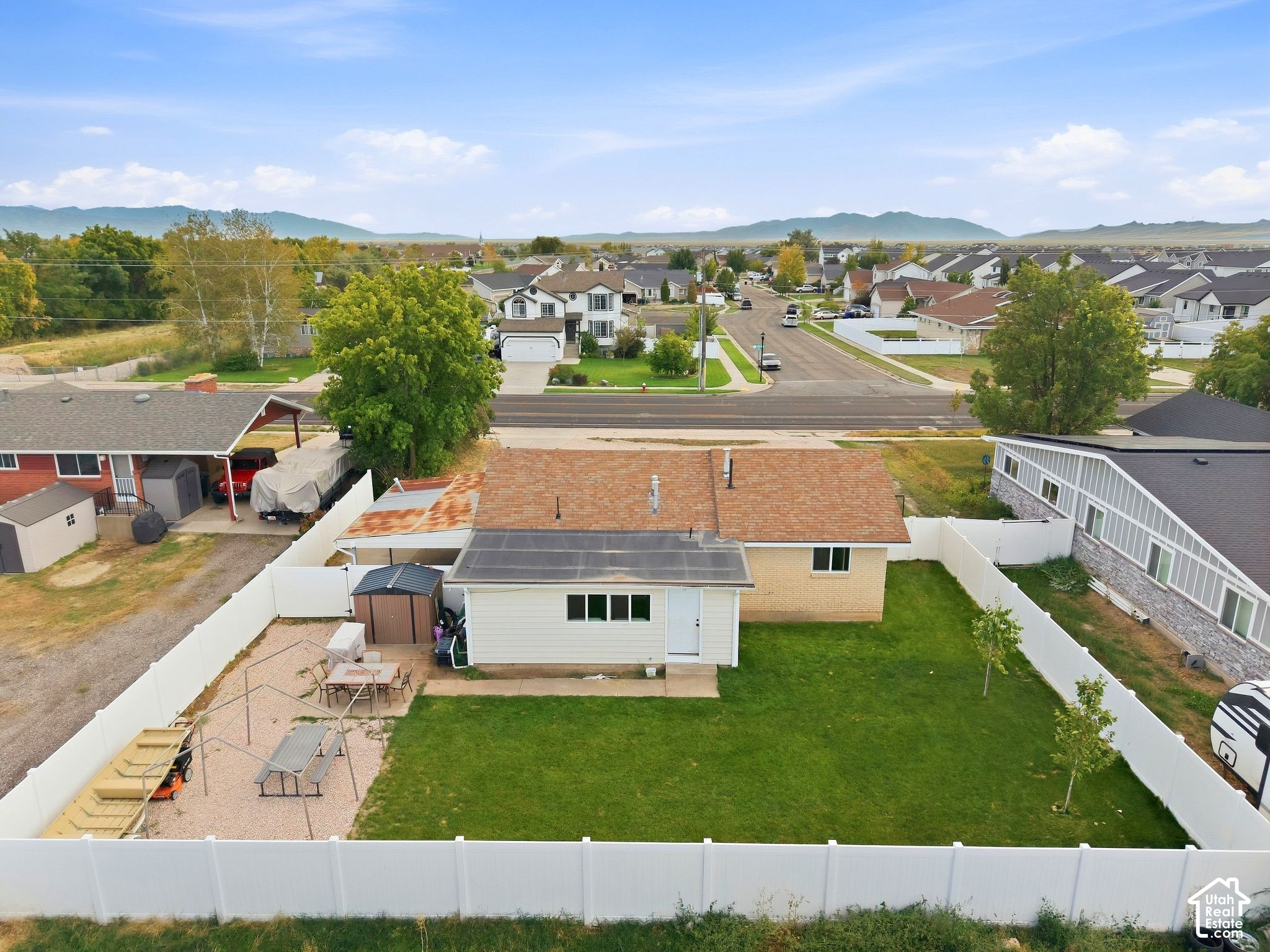 main property photo 40