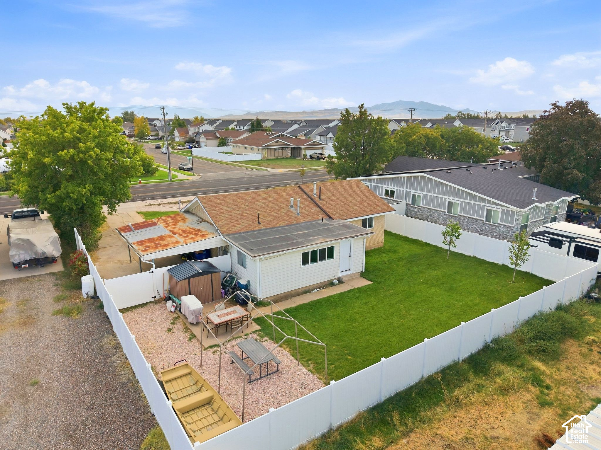 main property photo 41