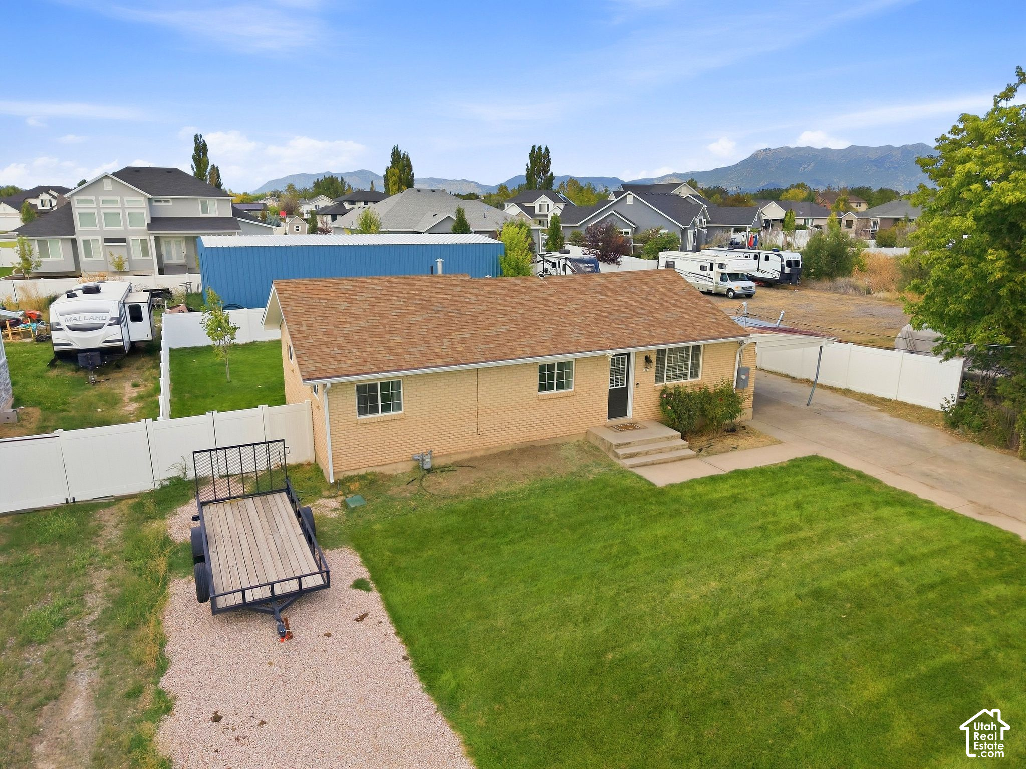 main property photo 45