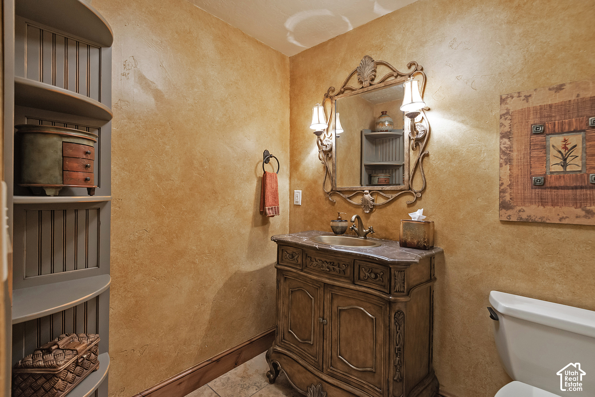 main property photo 45