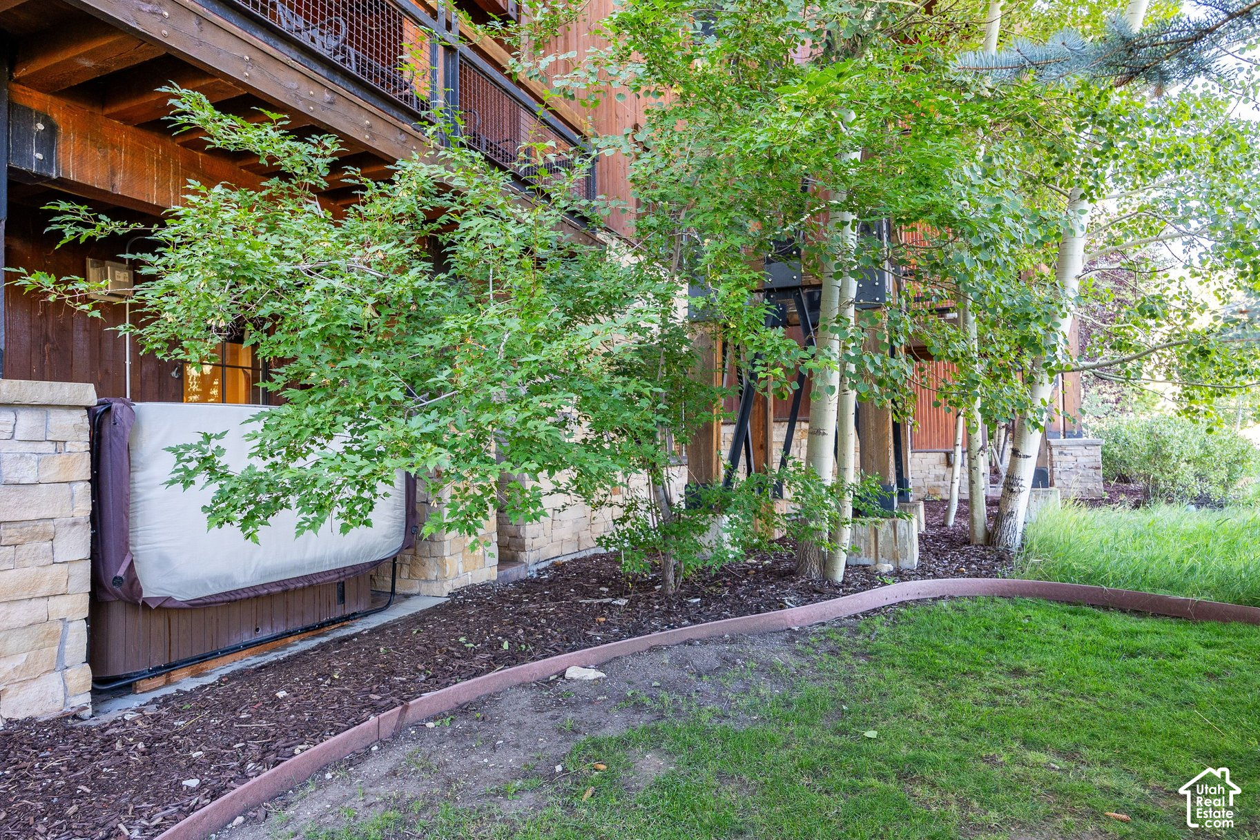 main property photo 12
