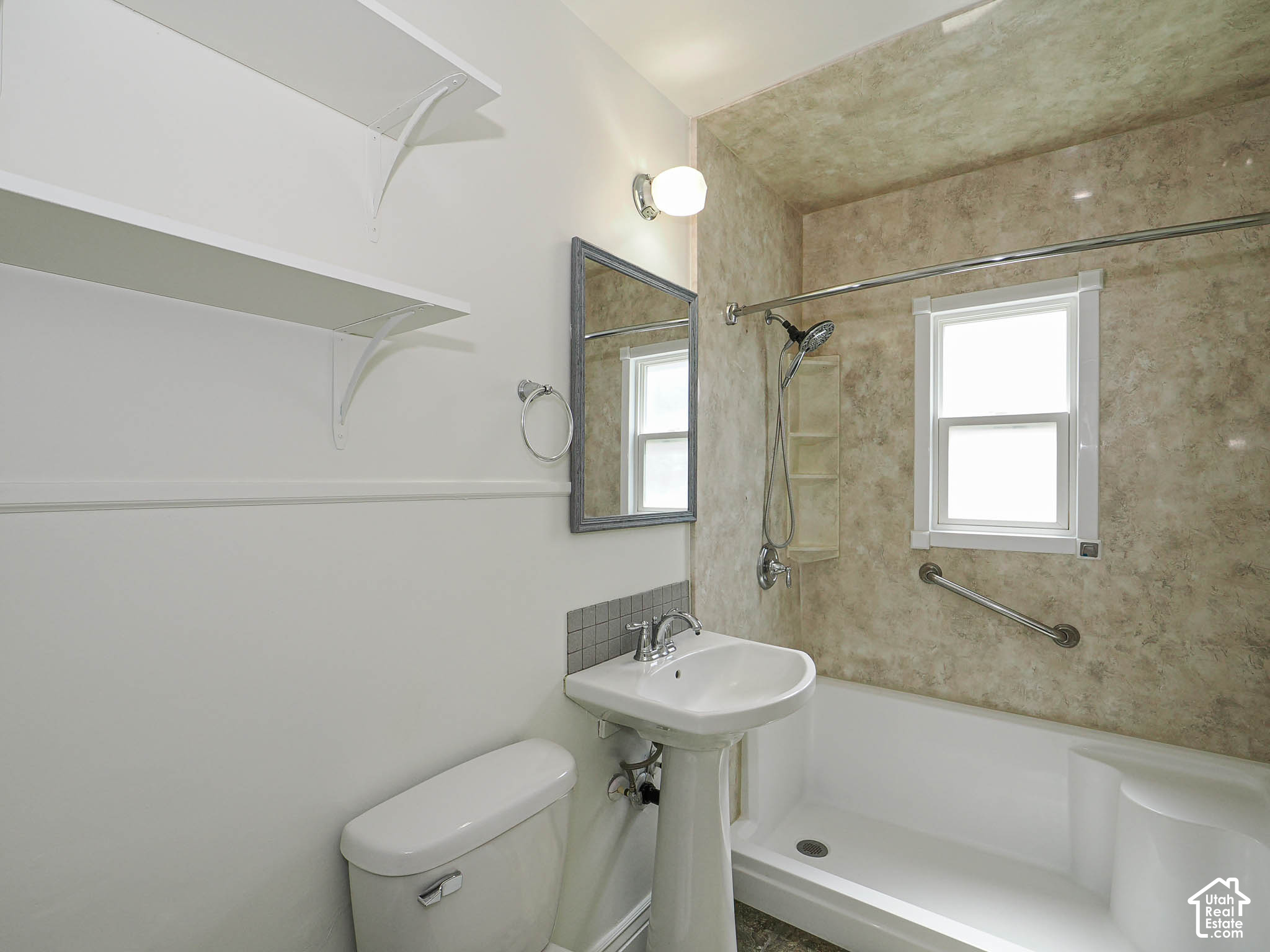 main property photo 18