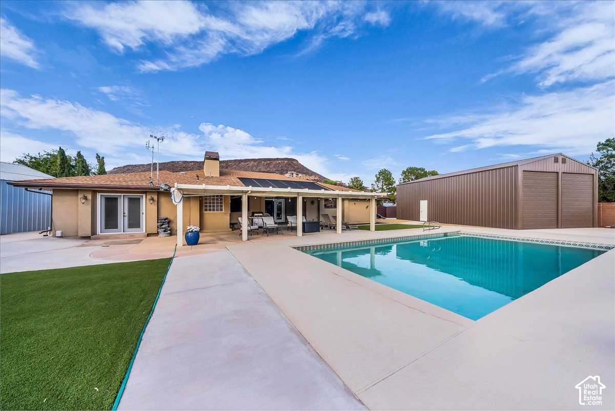 main property photo 17