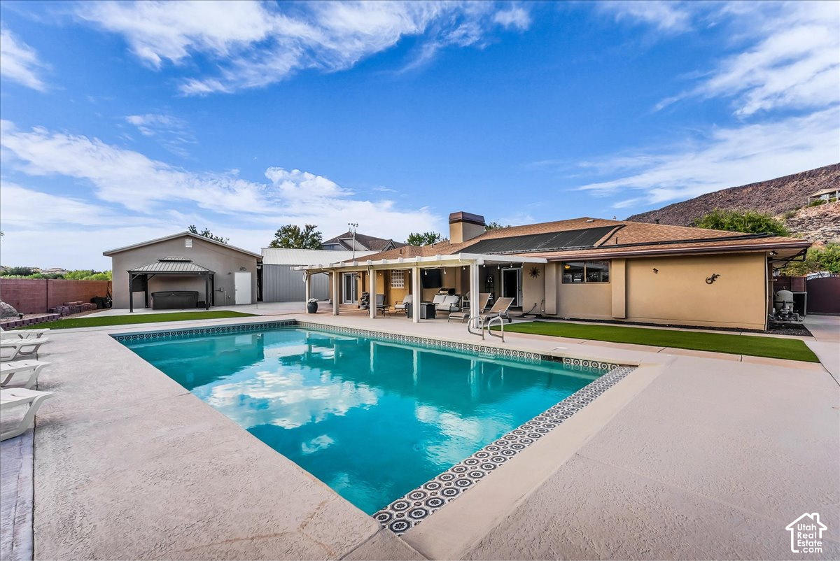main property photo 18