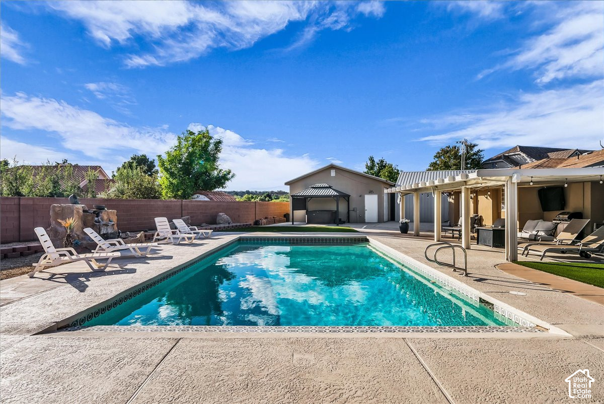 main property photo 19