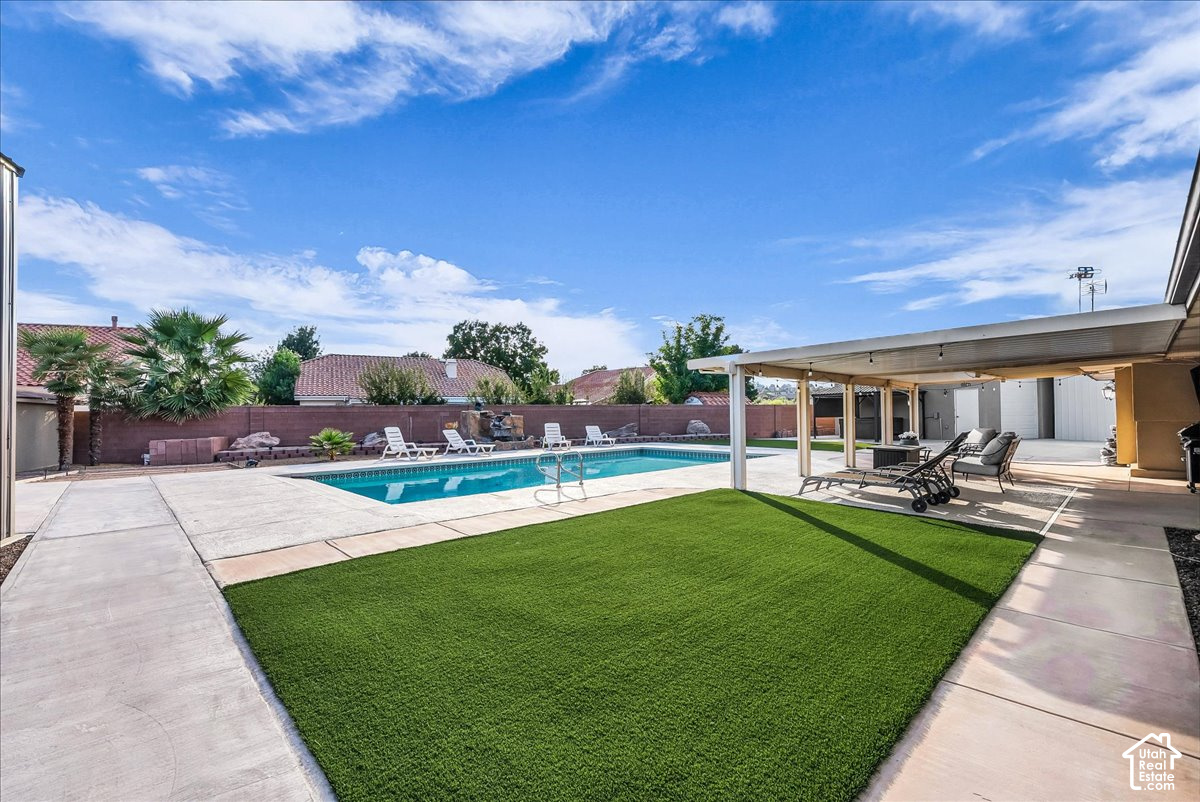 main property photo 20
