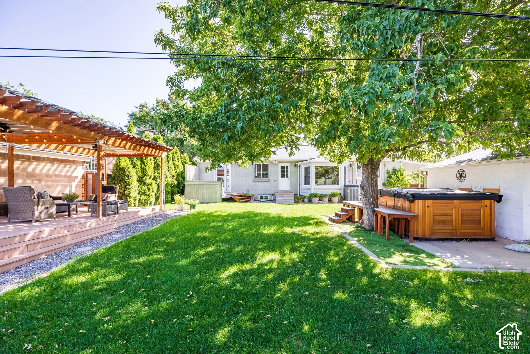 main property photo 28