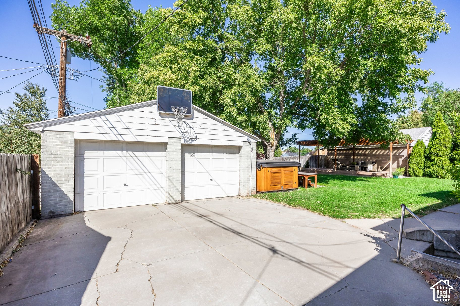 main property photo 31