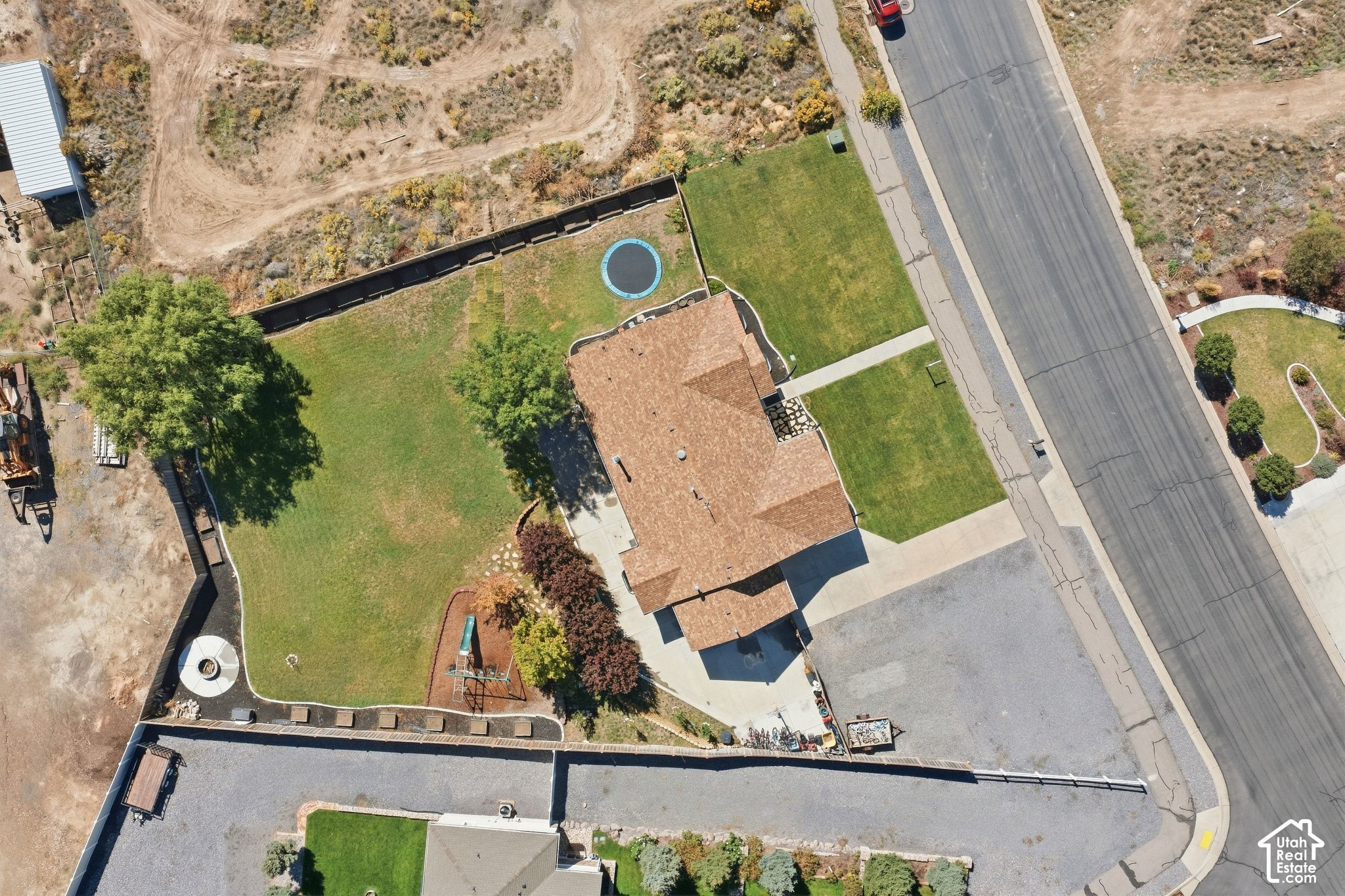 main property photo 74