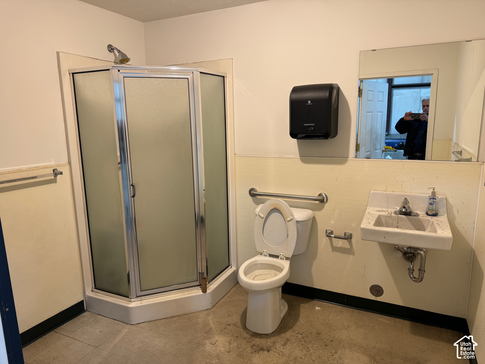 main property photo 4