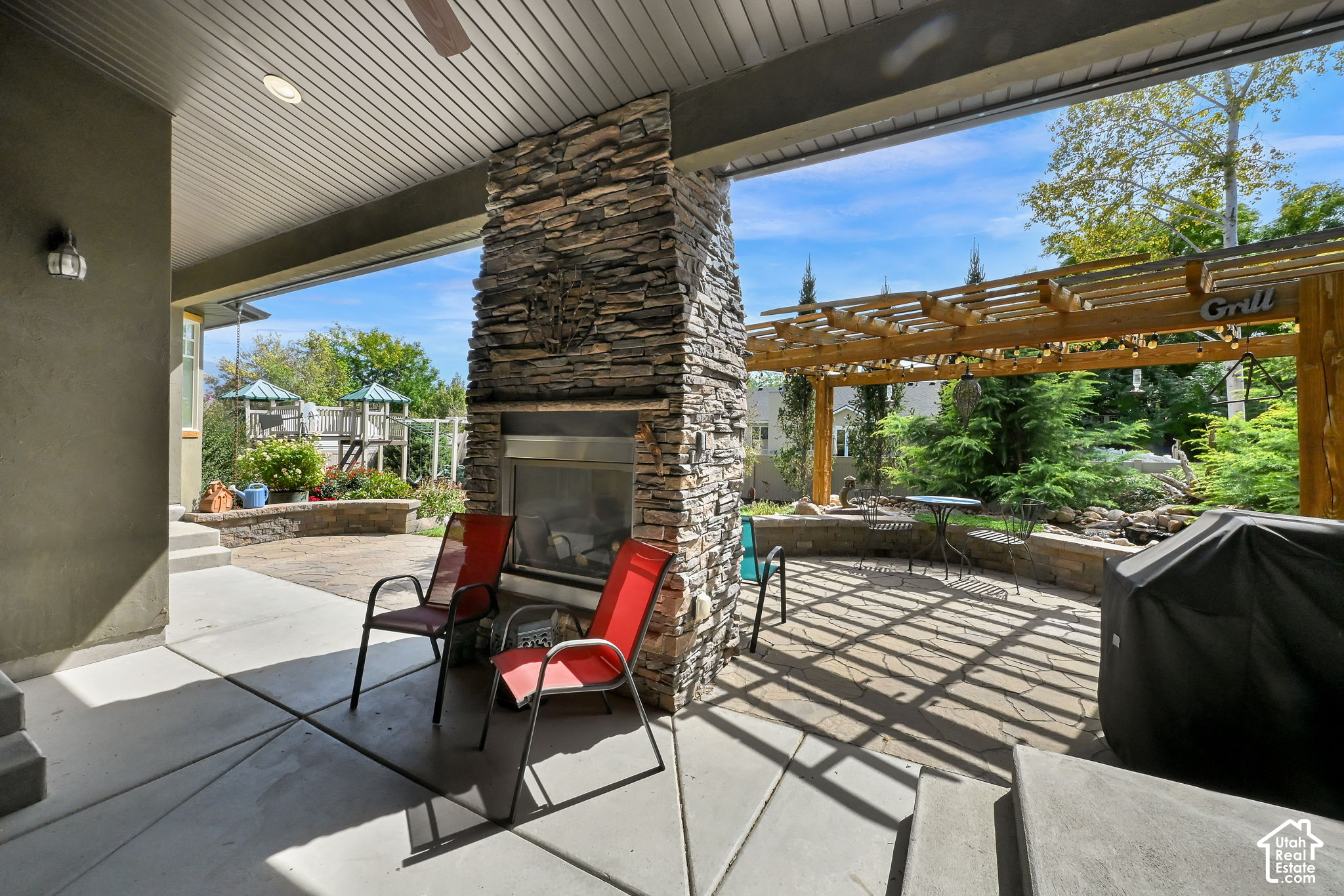 main property photo 4