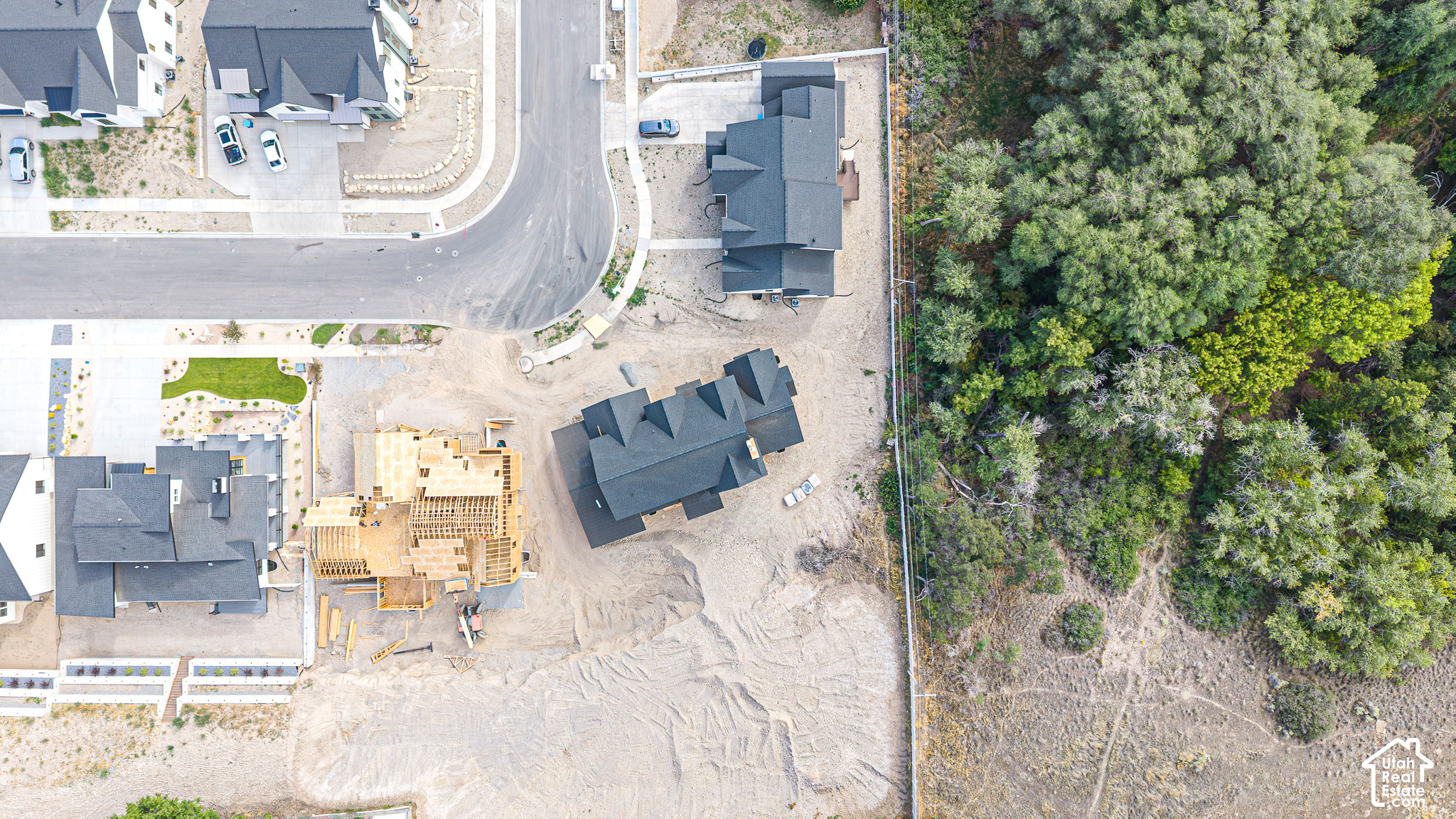main property photo 12