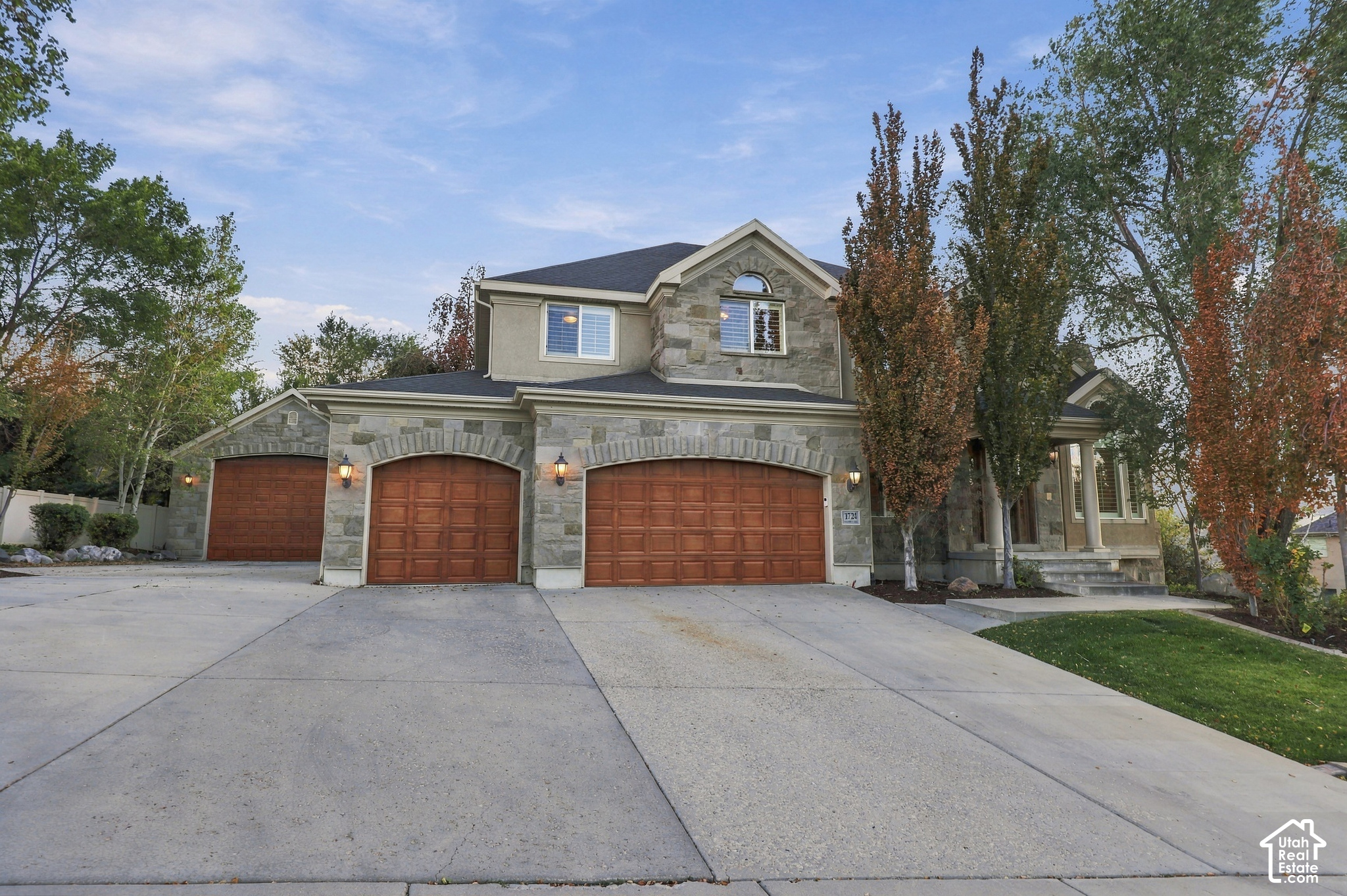 main property photo 16