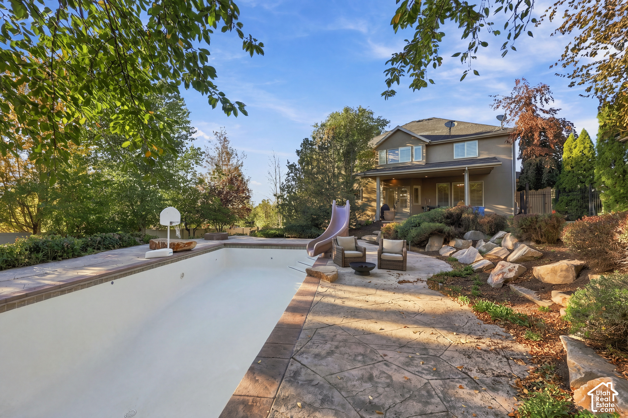 main property photo 59