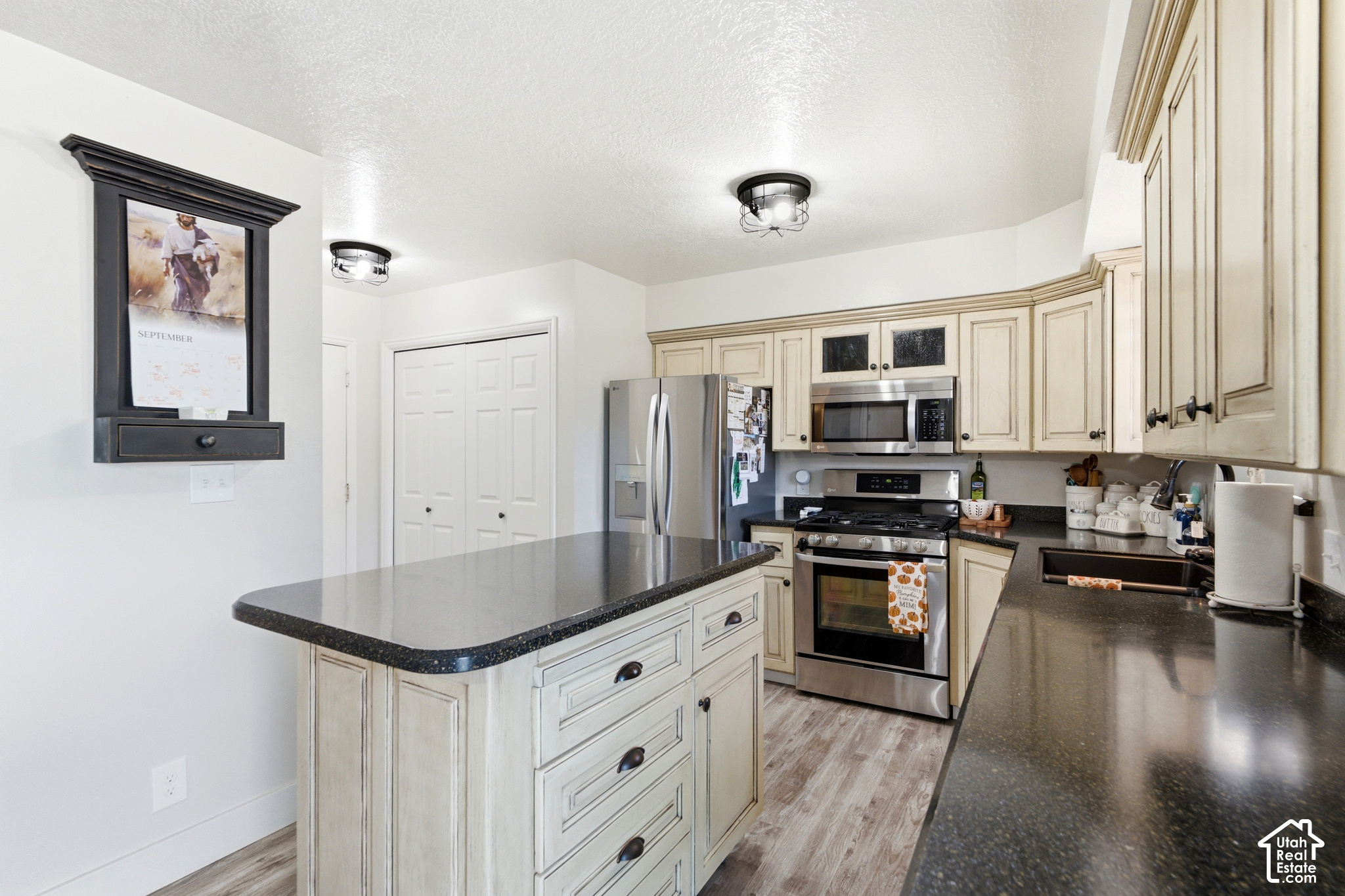 main property photo 15