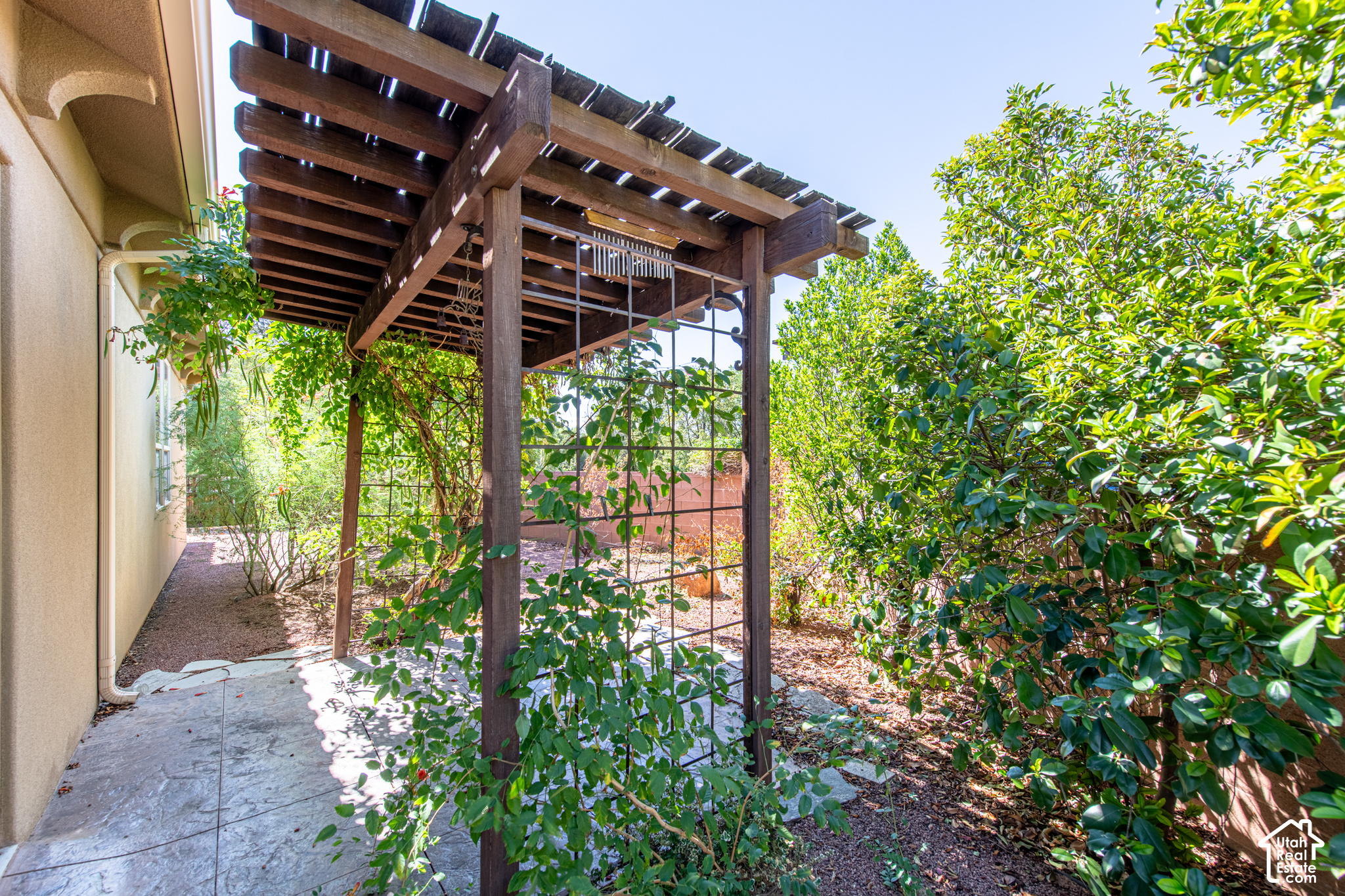 main property photo 29