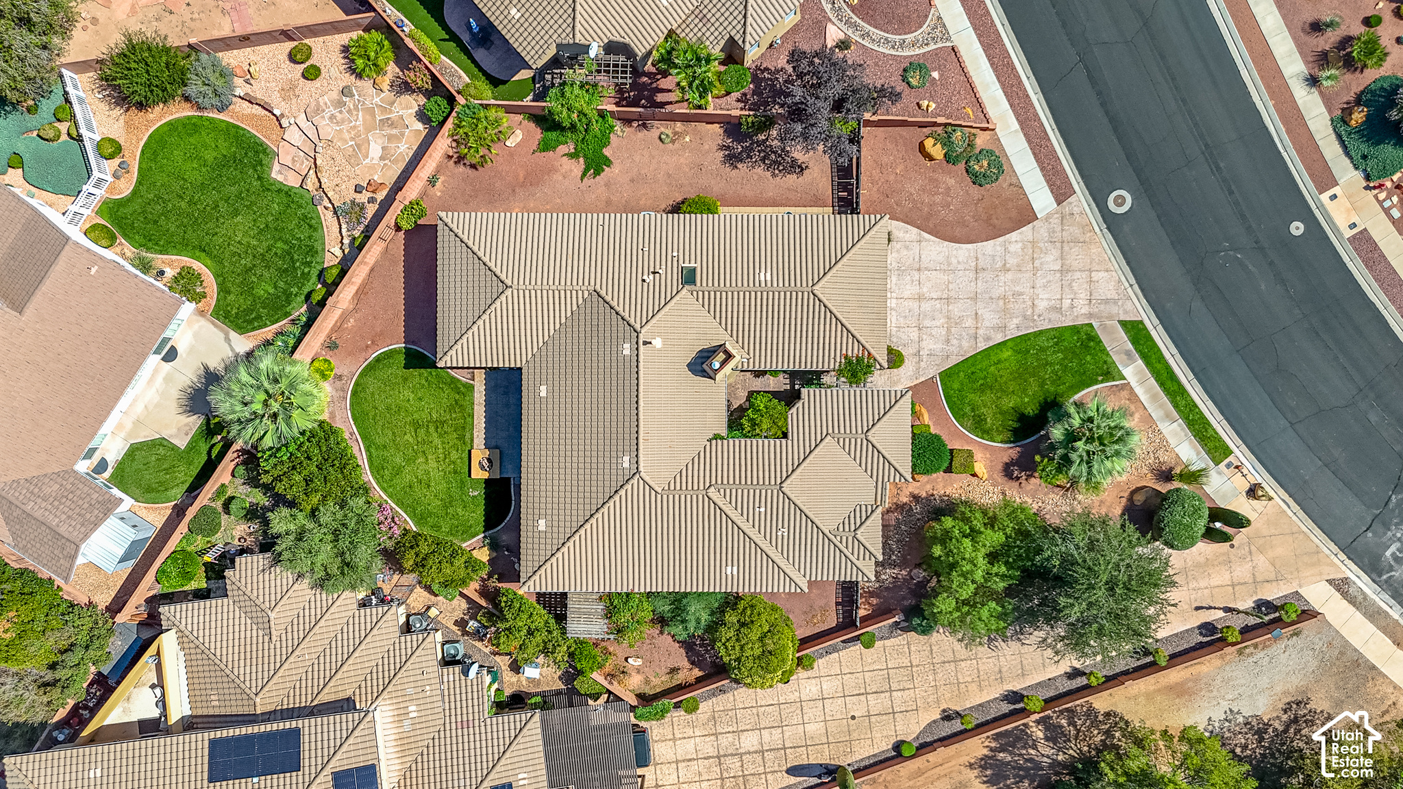 main property photo 45