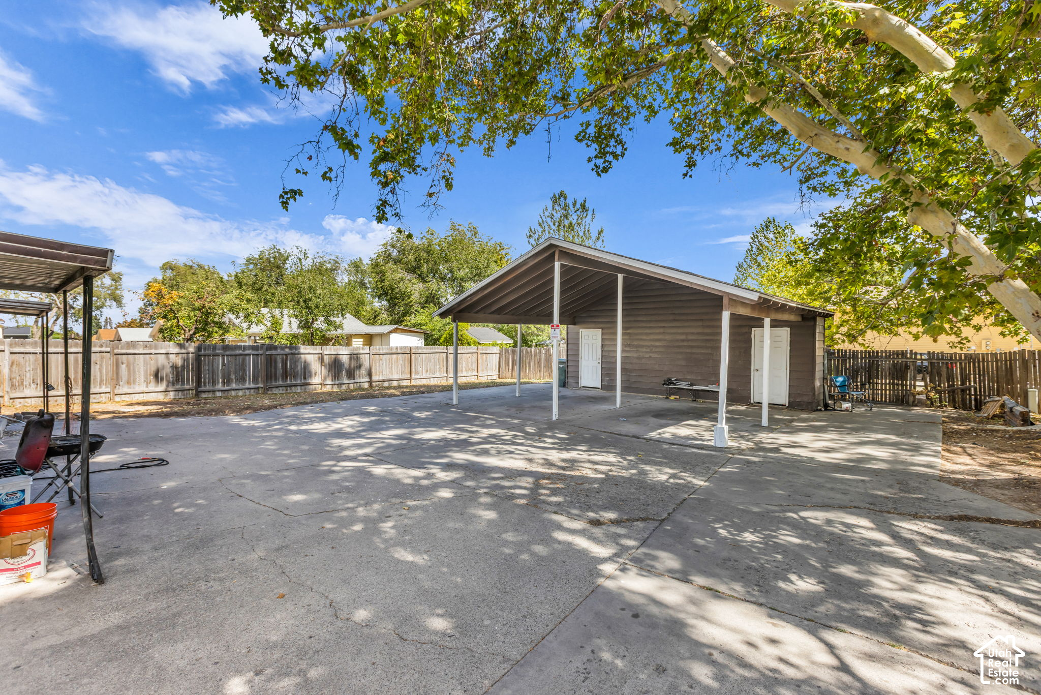 main property photo 20