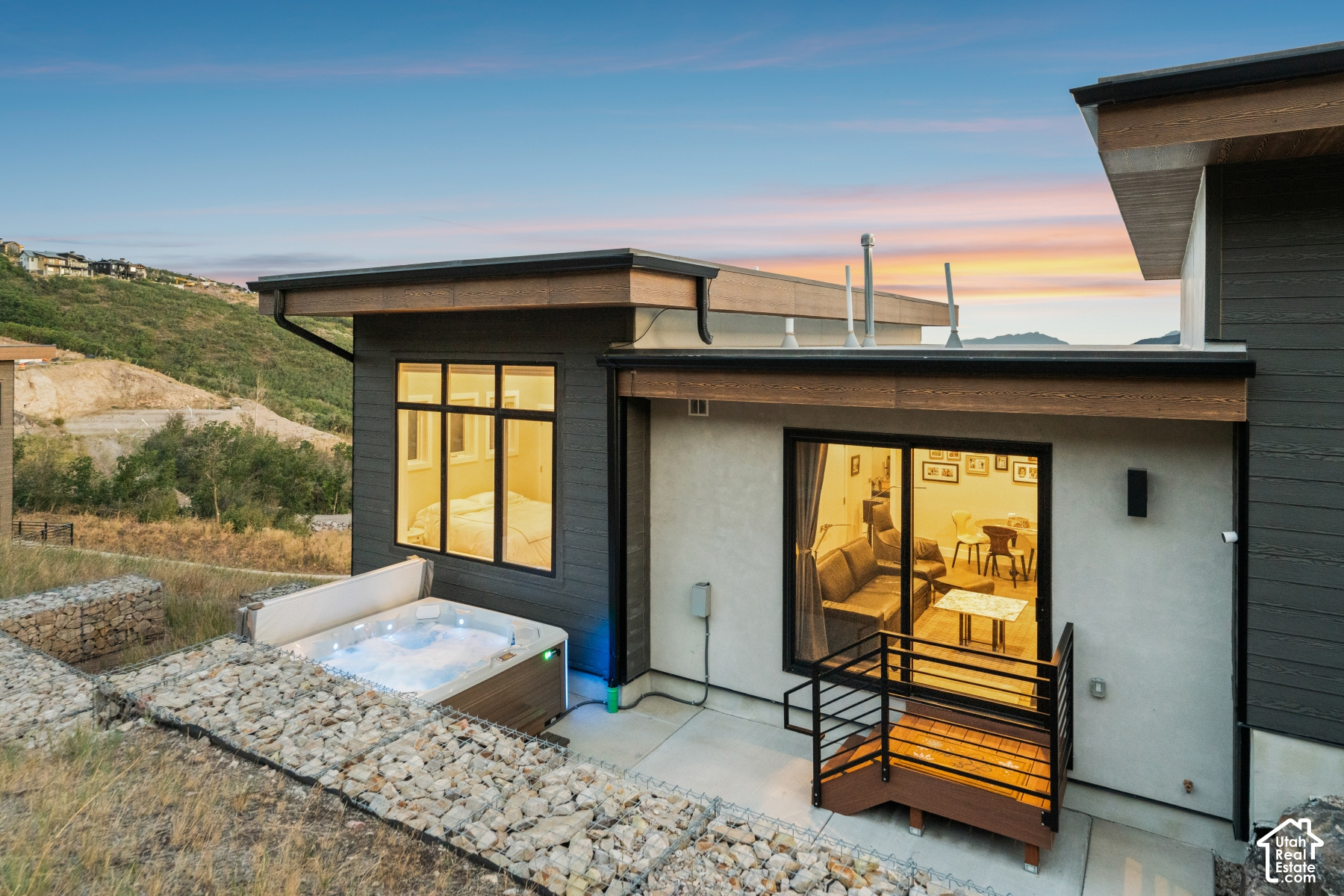 main property photo 41
