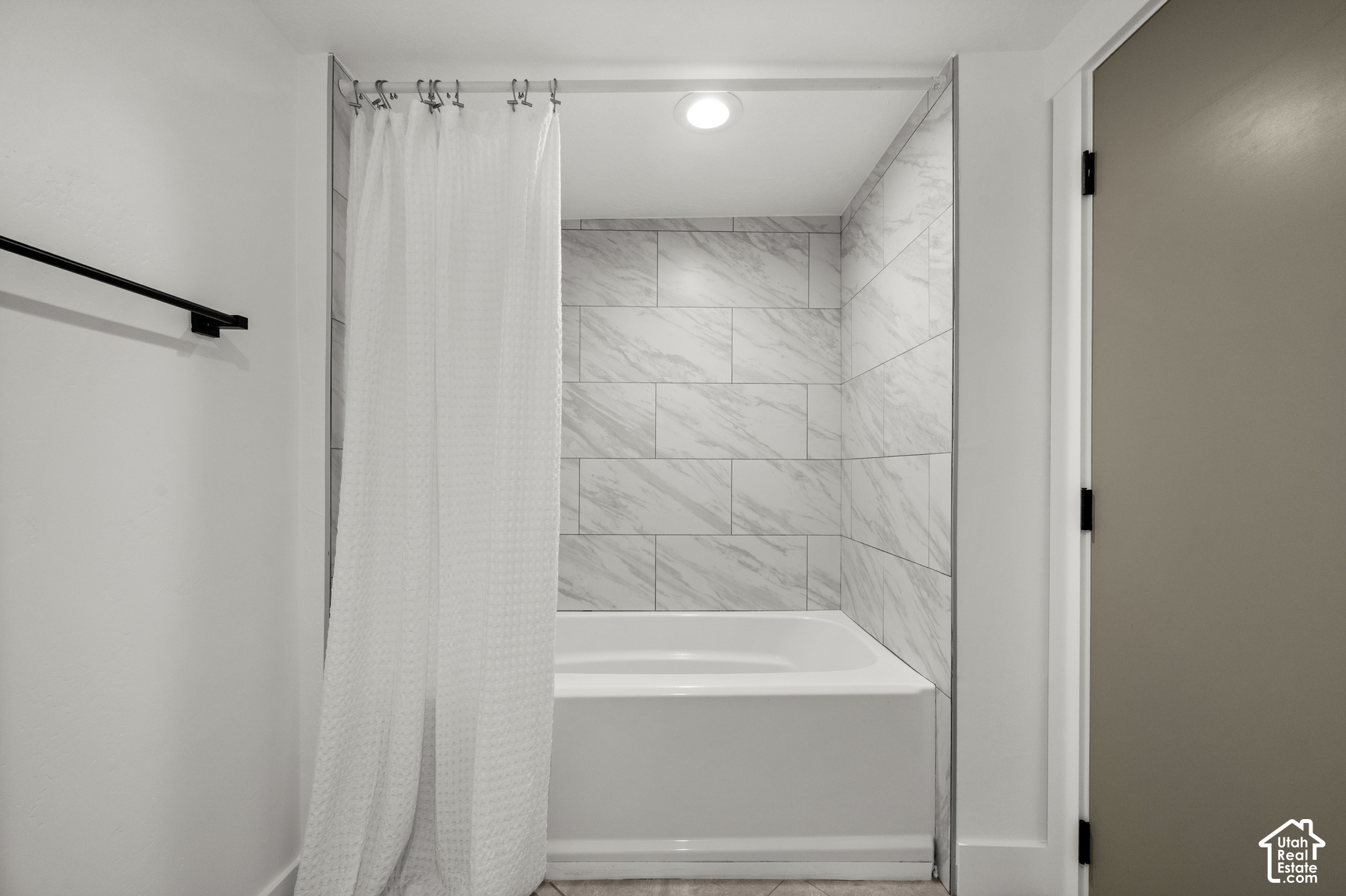 property viewer photo 21